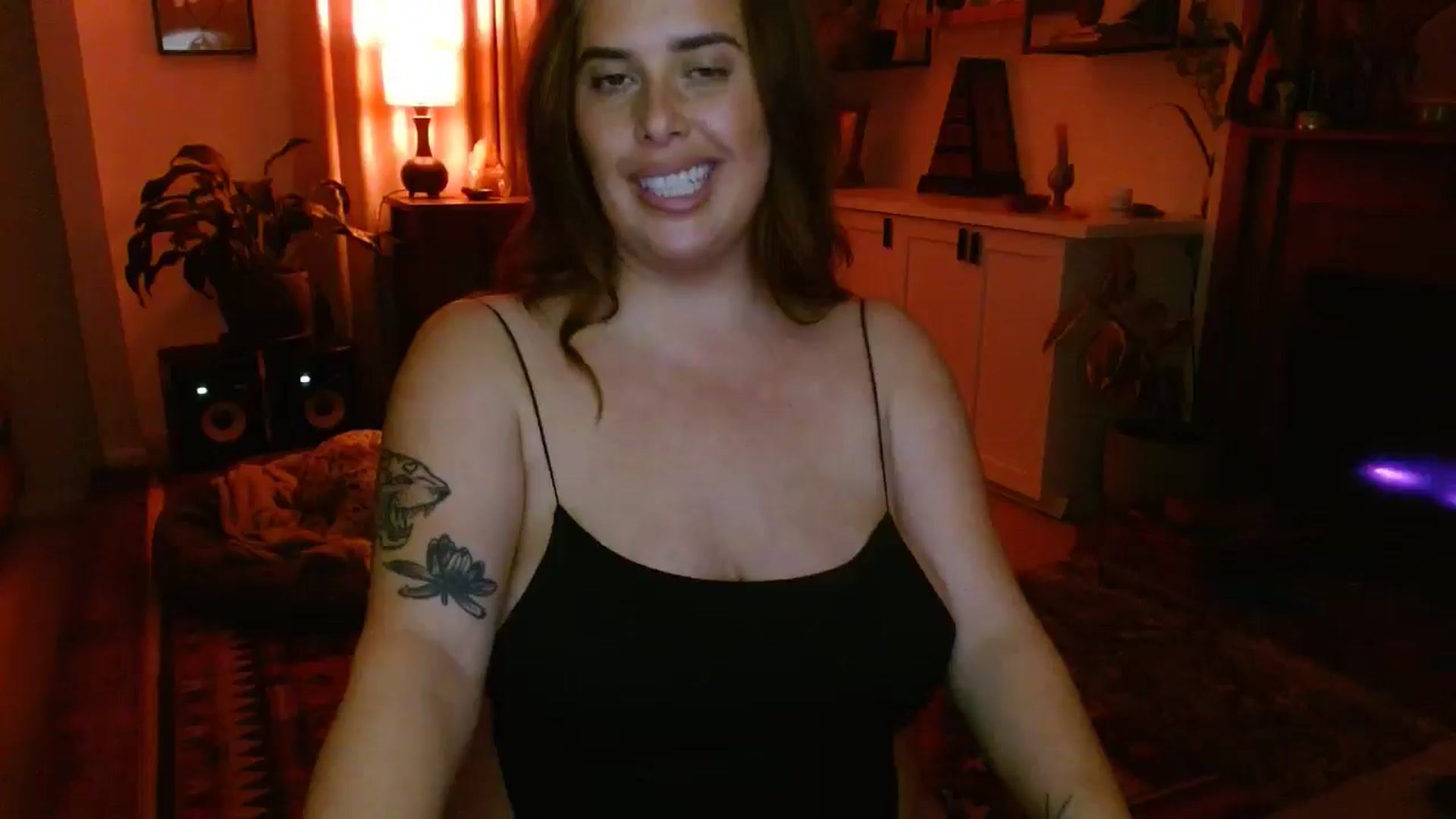 Gallery image thumbnail from HoneyTits_'s myfreecams stream on, 08/08/2025, 09:52 image 18 of 20