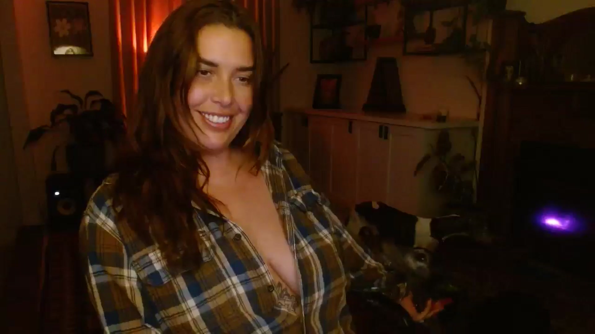 Gallery image thumbnail from HoneyTits_'s myfreecams stream on, 08/12/2025, 09:28 image 4 of 20