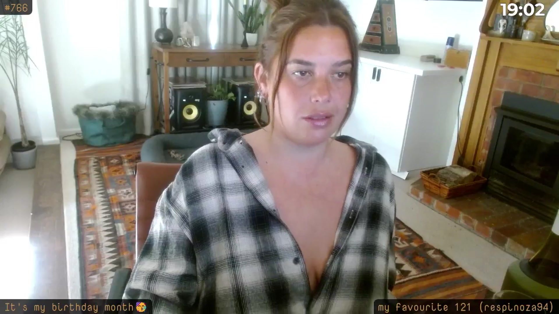 Gallery image thumbnail from HoneyTits_'s myfreecams stream on, 10/13/2025, 07:12 image 19 of 20