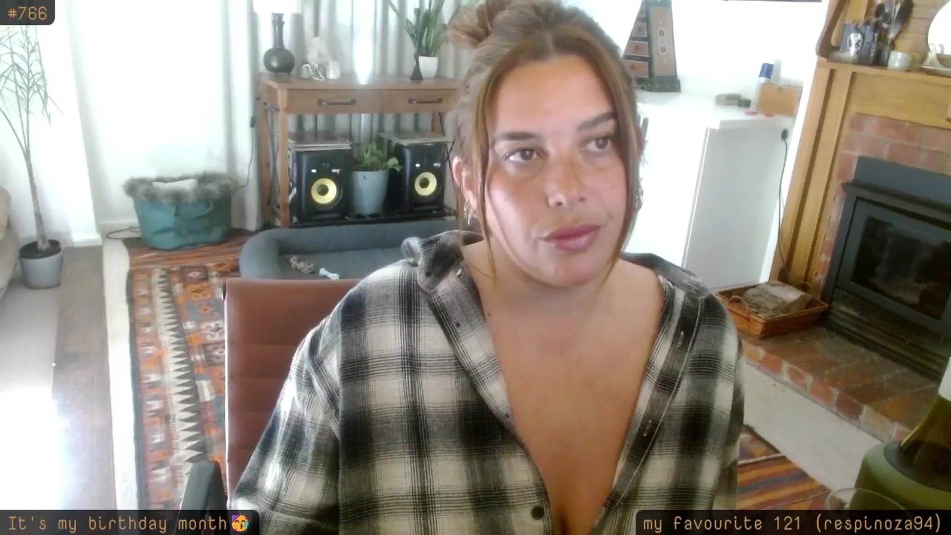 Gallery image thumbnail from HoneyTits_'s myfreecams stream on, 10/13/2025, 07:12 image 17 of 20