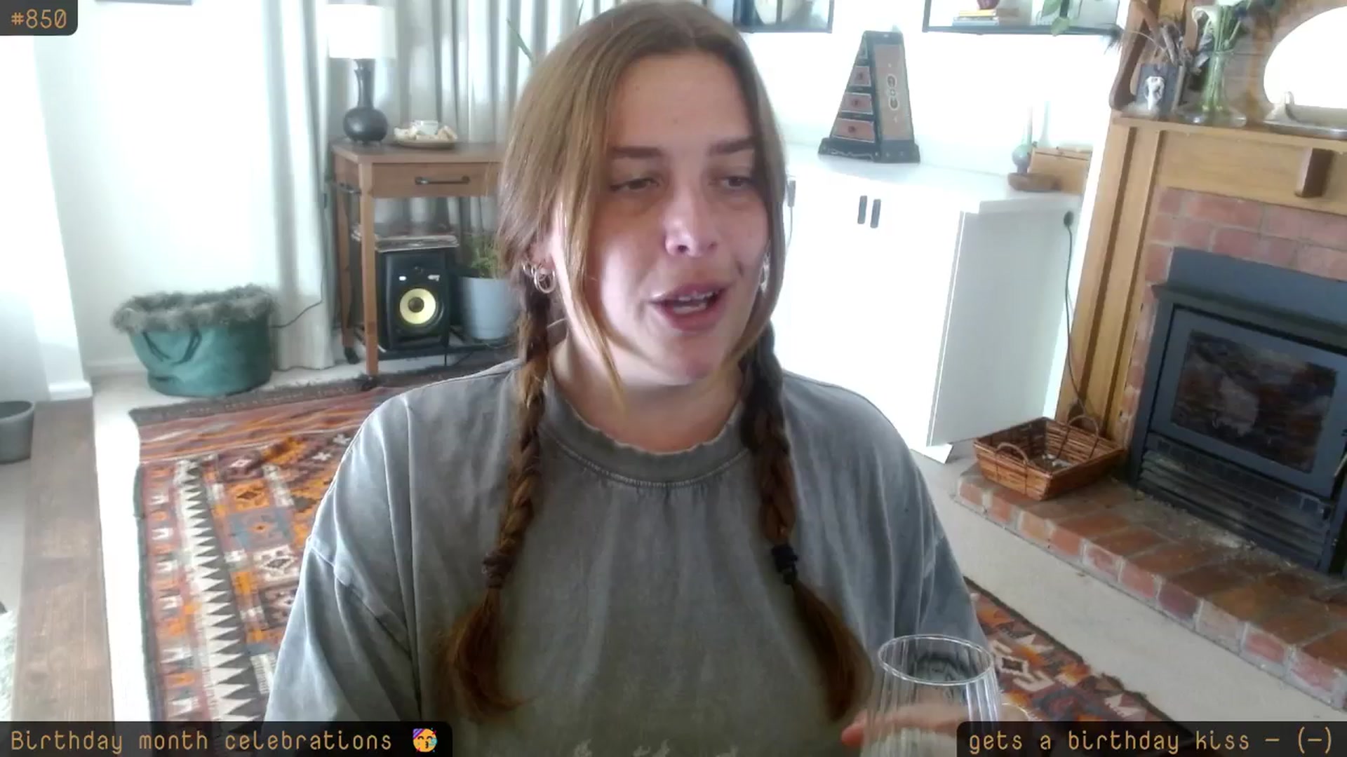 Gallery image thumbnail from HoneyTits_'s myfreecams stream on, 10/28/2025, 07:58 image 1 of 20