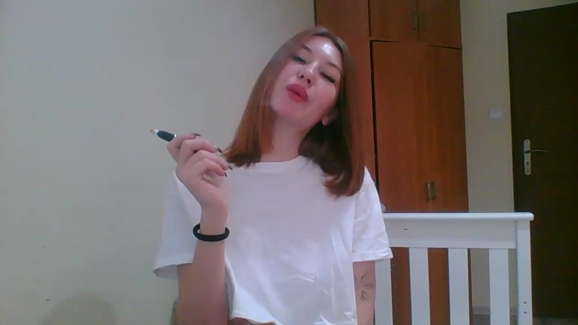 Gallery image thumbnail from HoneyVi's myfreecams stream on, 12/04/2022, 13:43 image 1 of 20