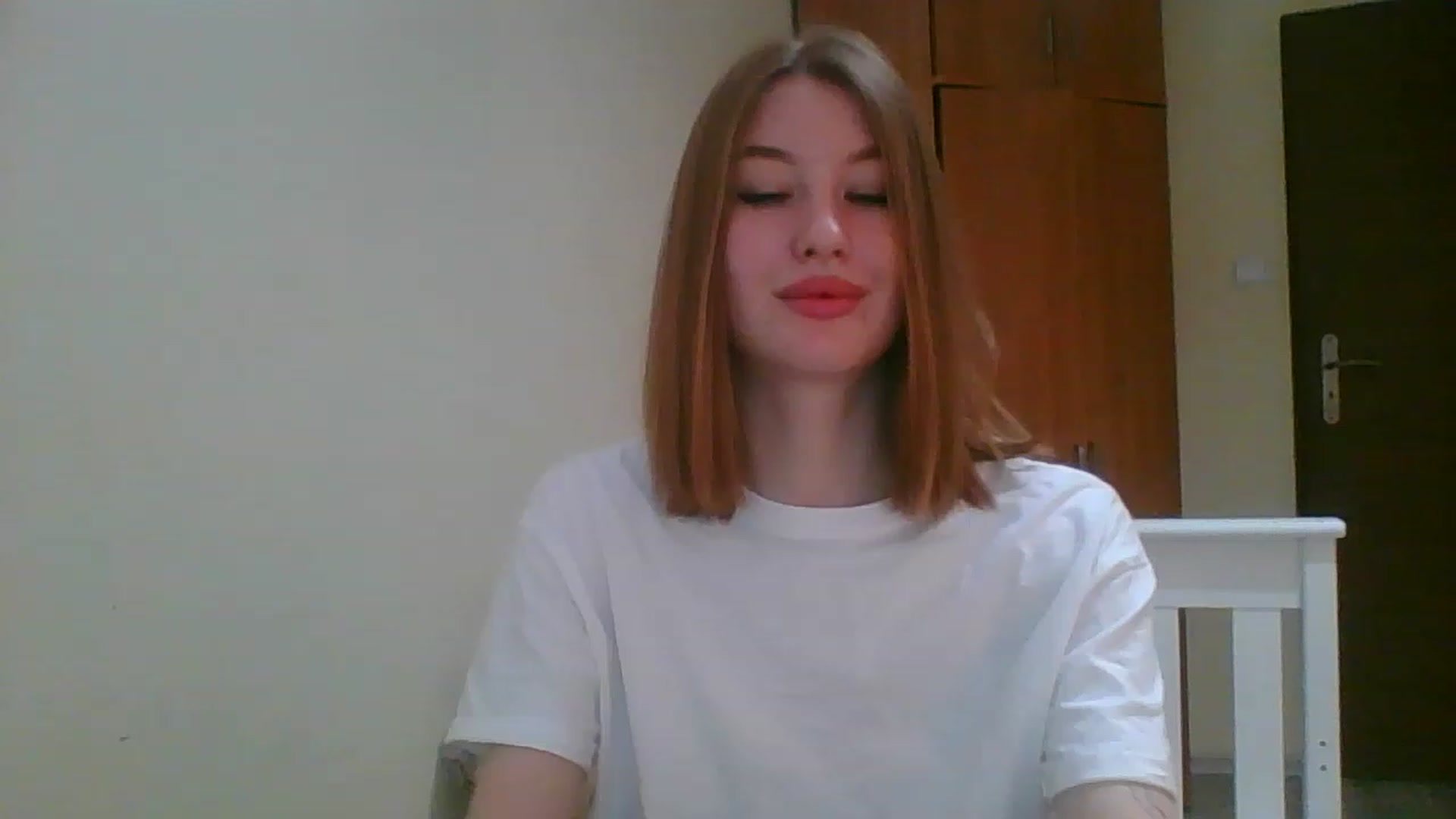 Gallery image thumbnail from HoneyVi's myfreecams stream on, 12/04/2022, 13:43 image 13 of 20