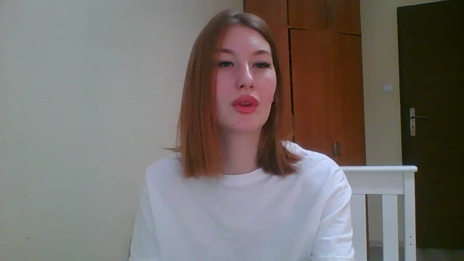 Gallery image thumbnail from HoneyVi's myfreecams stream on, 12/04/2022, 13:43 image 6 of 20
