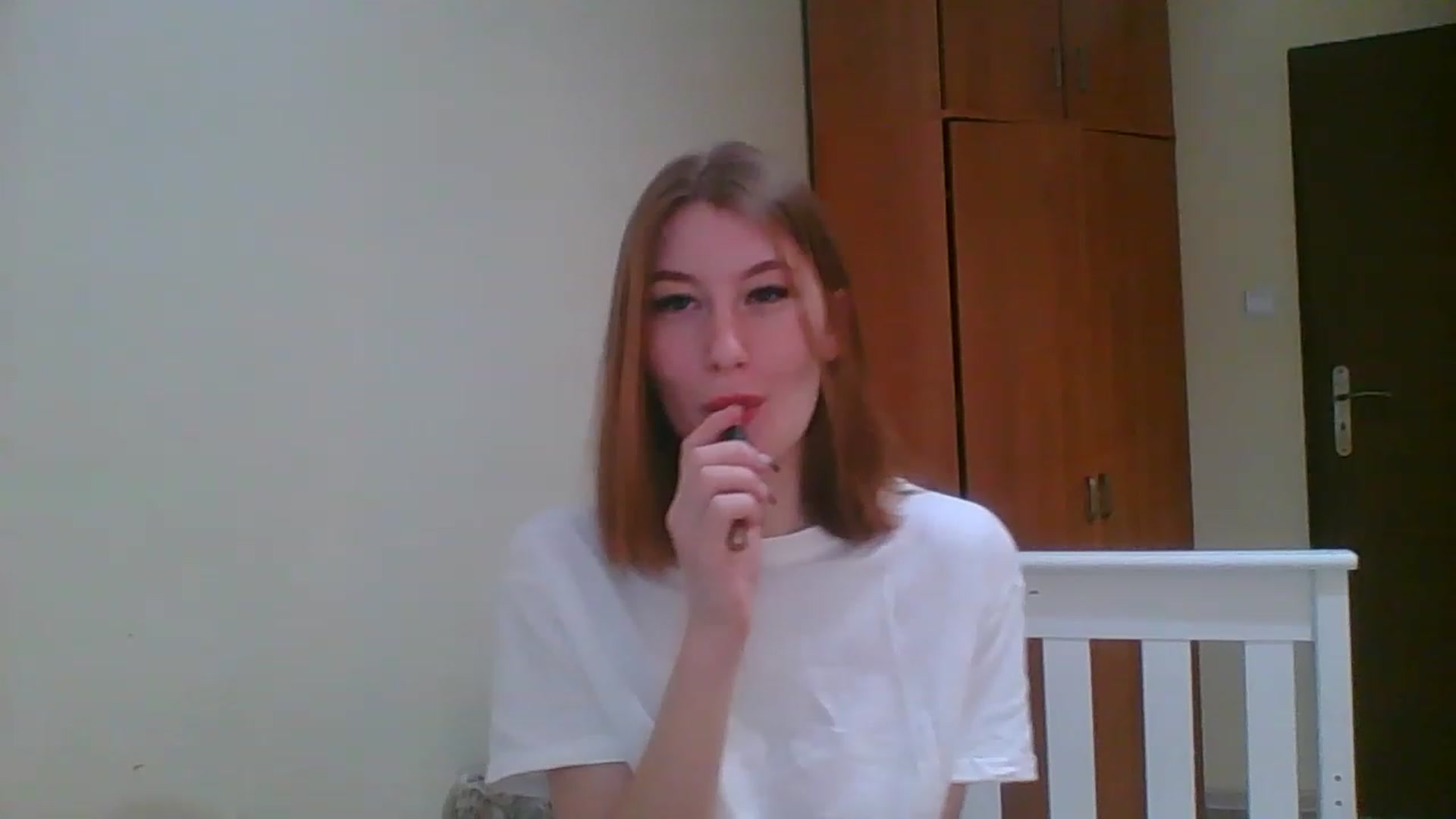 Gallery image thumbnail from HoneyVi's myfreecams stream on, 12/04/2022, 13:43 image 18 of 20