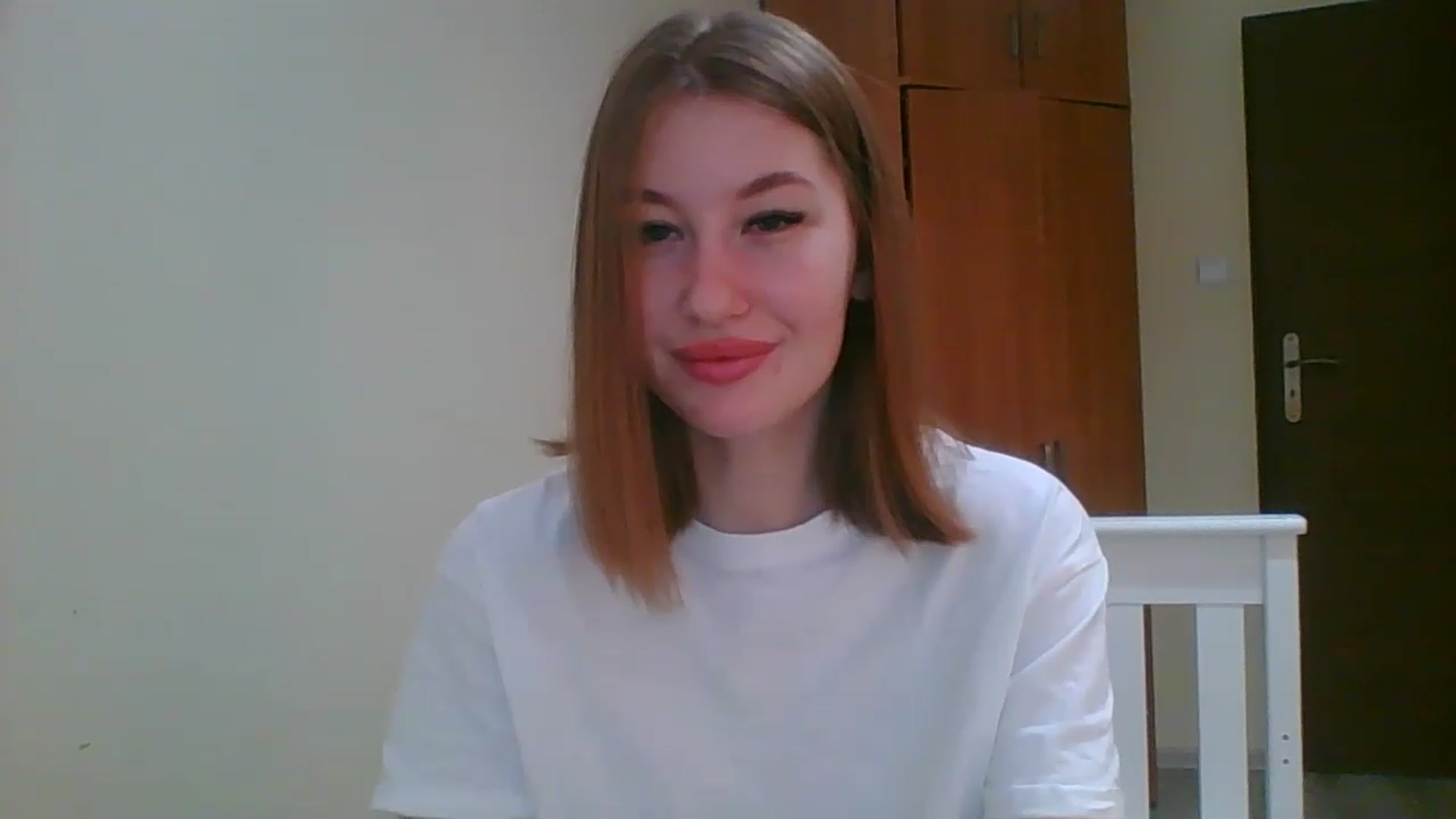 Gallery image thumbnail from HoneyVi's myfreecams stream on, 12/04/2022, 13:43 image 8 of 20