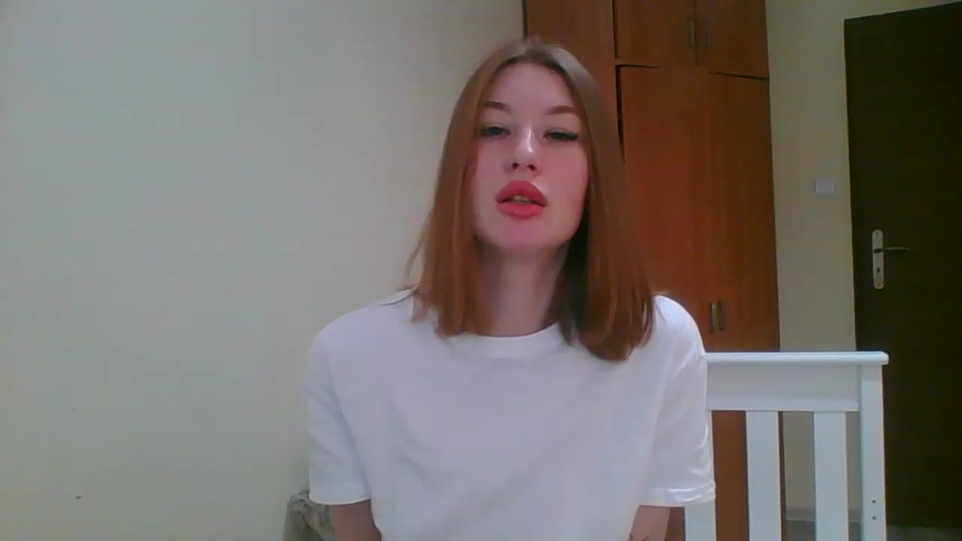 Gallery image thumbnail from HoneyVi's myfreecams stream on, 12/04/2022, 13:43 image 2 of 20