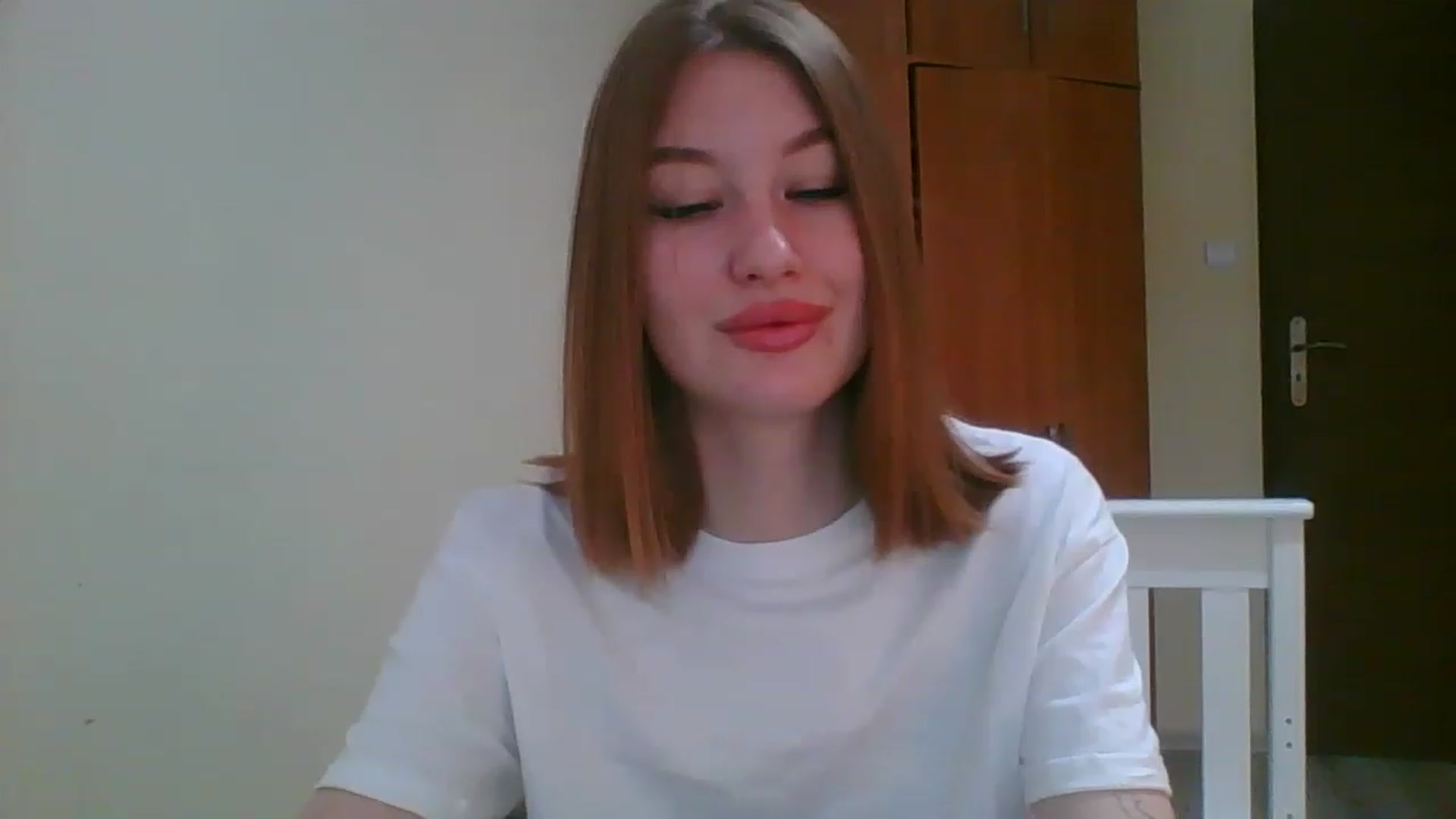 Gallery image thumbnail from HoneyVi's myfreecams stream on, 12/04/2022, 13:43 image 9 of 20