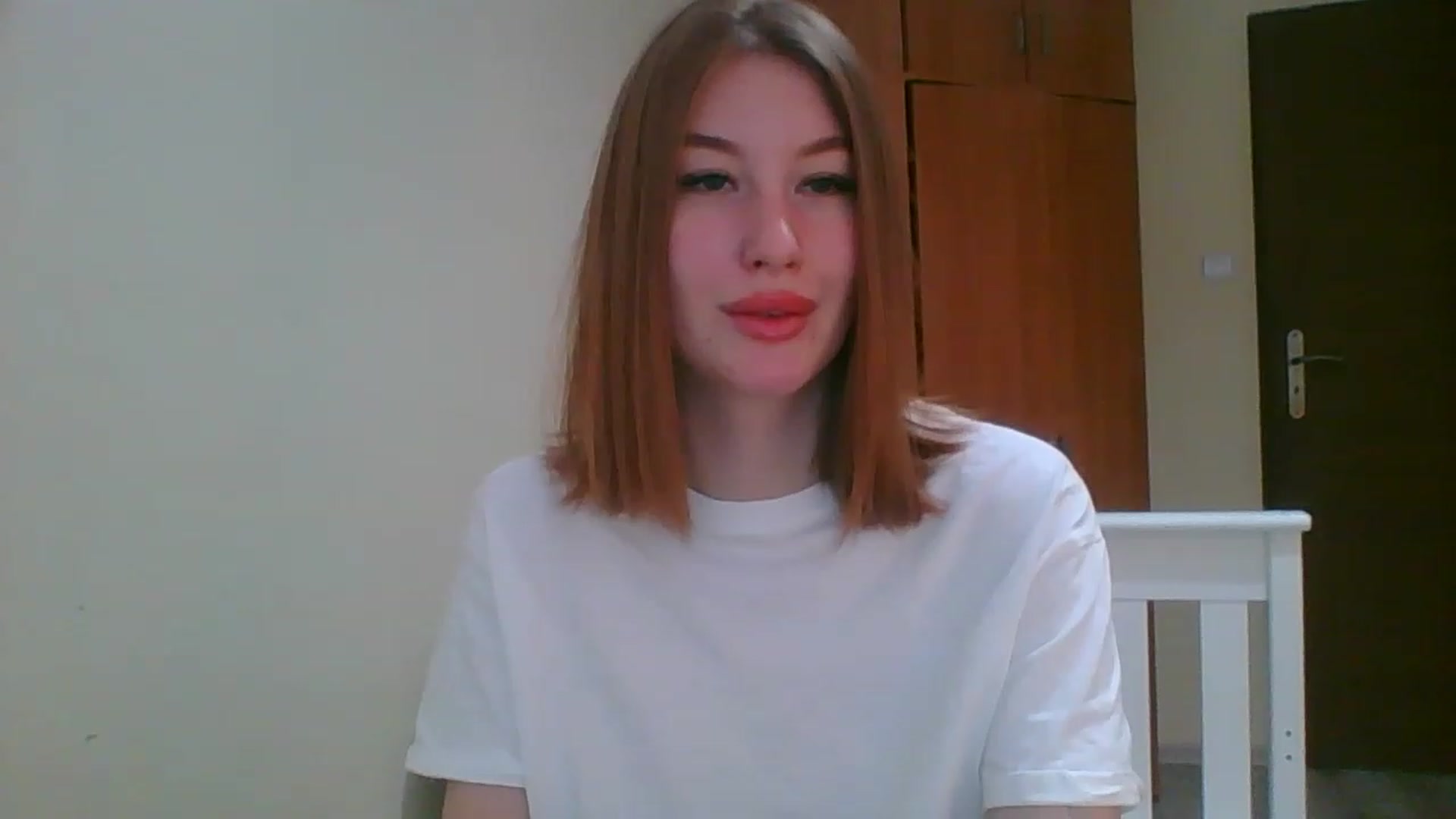 Gallery image thumbnail from HoneyVi's myfreecams stream on, 12/04/2022, 13:43 image 4 of 20