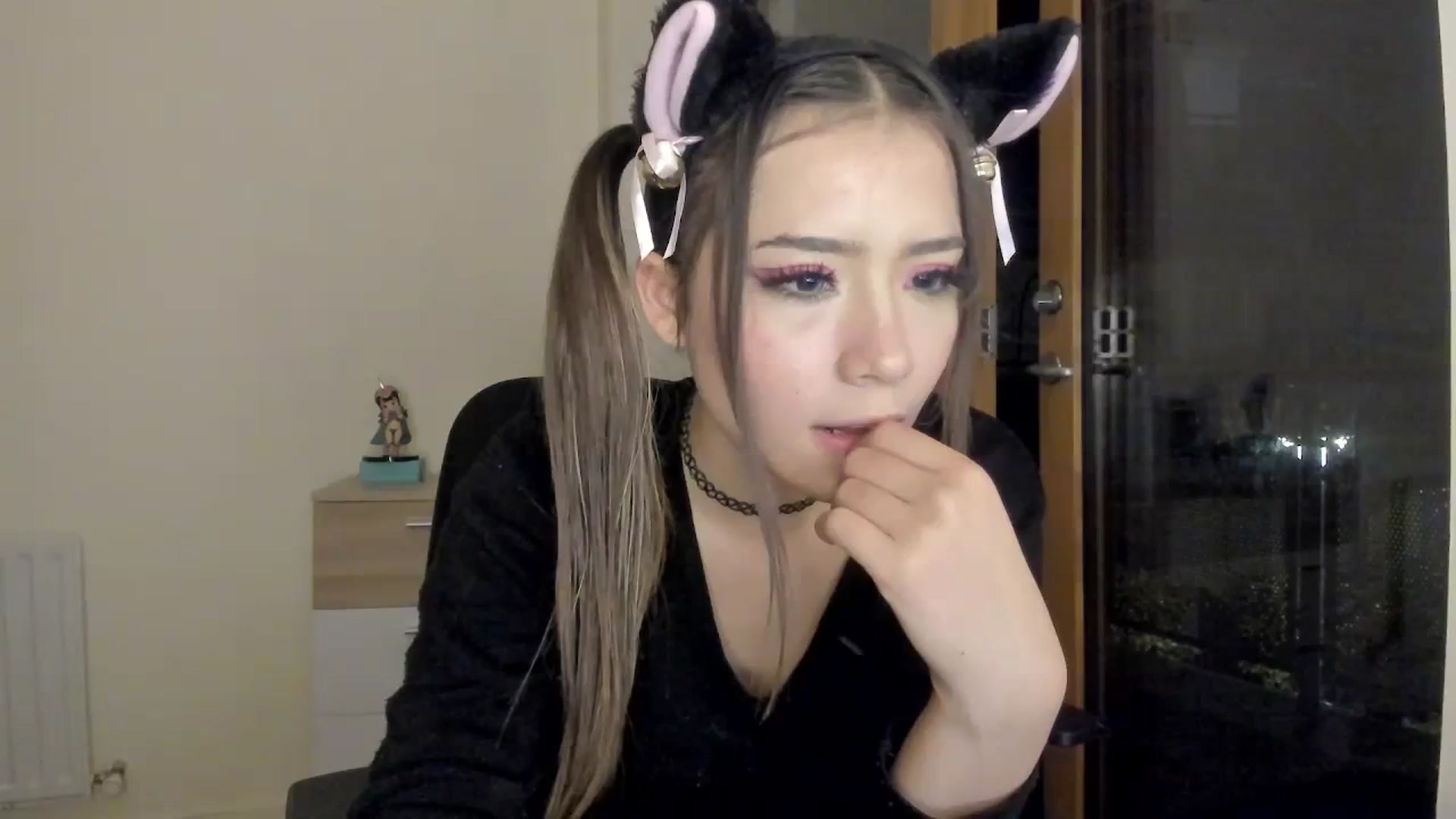 Gallery image thumbnail from Honey_Cat444's myfreecams stream on, 08/26/2023, 23:25 image 15 of 20