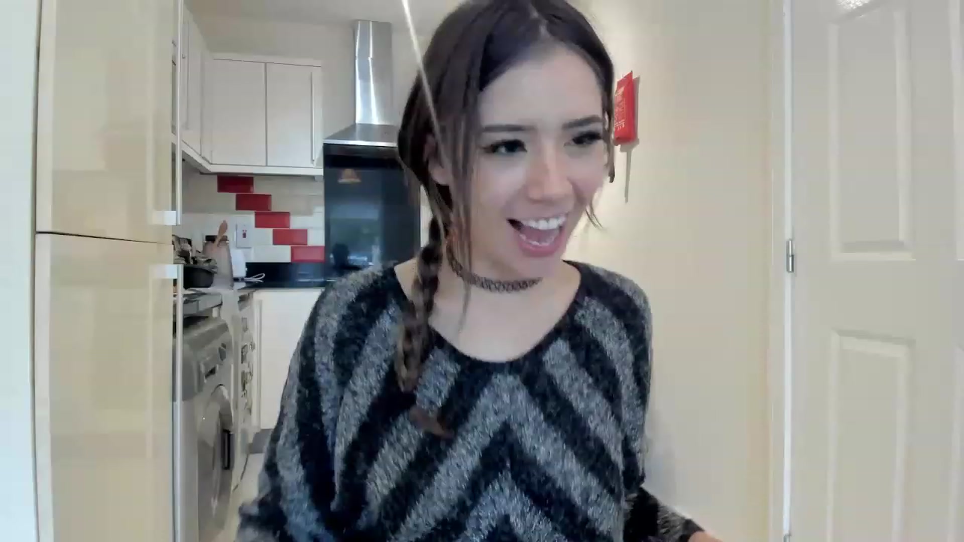 Gallery image thumbnail from Honey_Cat444's myfreecams stream on, 08/27/2023, 17:18 image 9 of 20