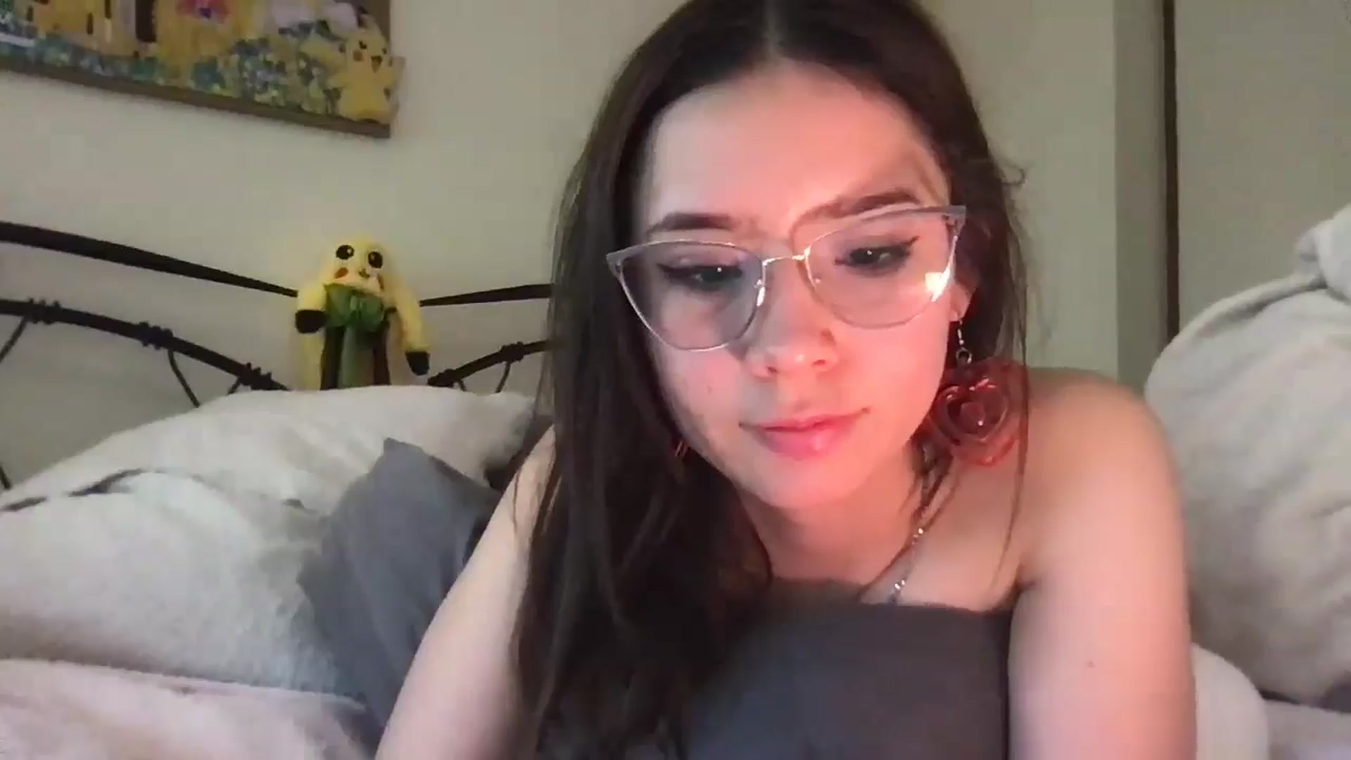 Gallery image thumbnail from Honey_Cat444's myfreecams stream on, 05/07/2024, 14:18 image 13 of 20
