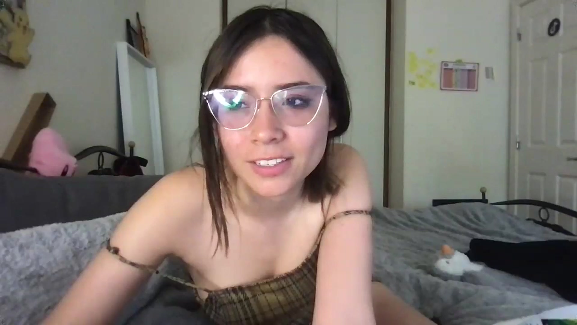 Gallery image thumbnail from Honey_Cat444's myfreecams stream on, 06/07/2024, 13:35 image 13 of 20