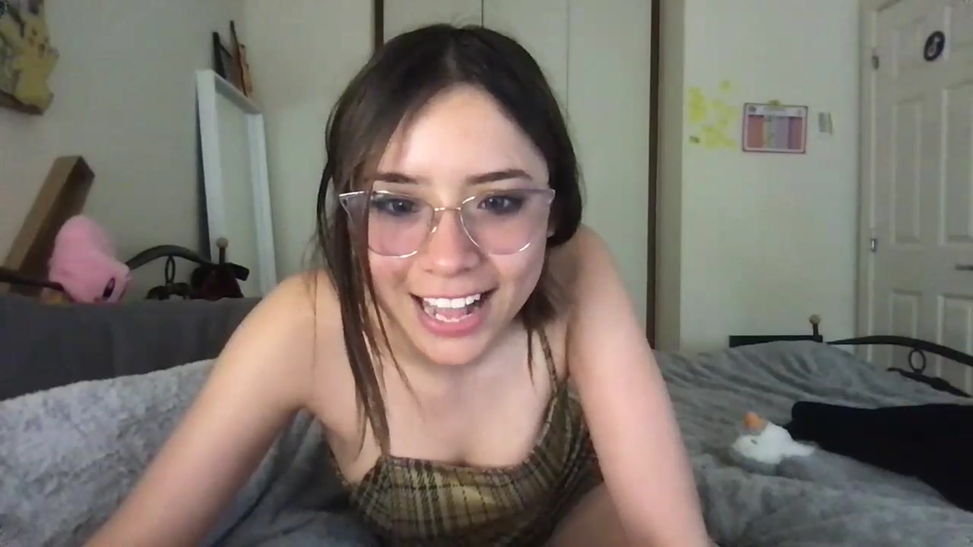 Gallery image thumbnail from Honey_Cat444's myfreecams stream on, 06/07/2024, 13:35 image 8 of 20
