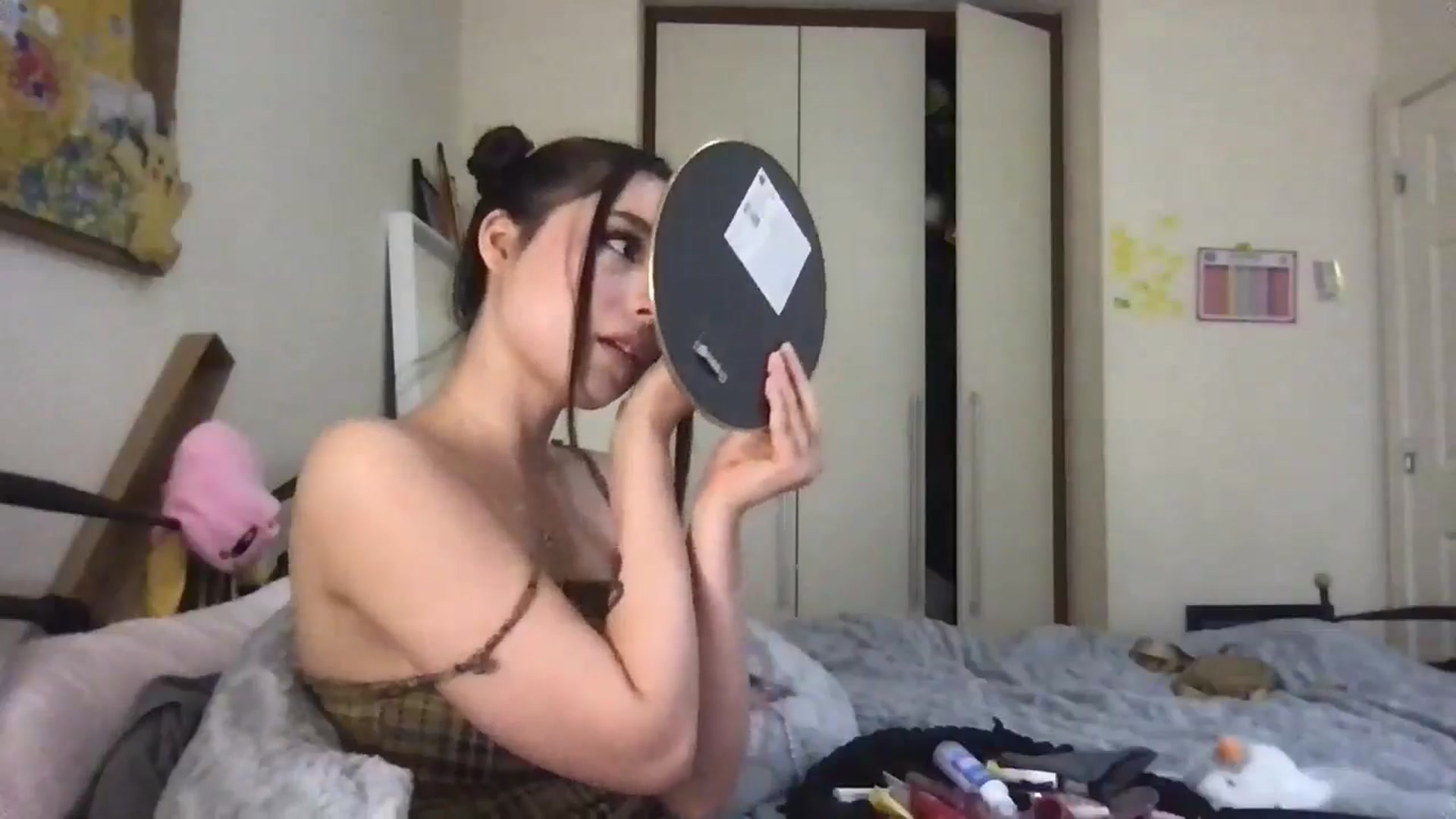 Gallery image thumbnail from Honey_Cat444's myfreecams stream on, 06/07/2024, 17:39 image 8 of 20