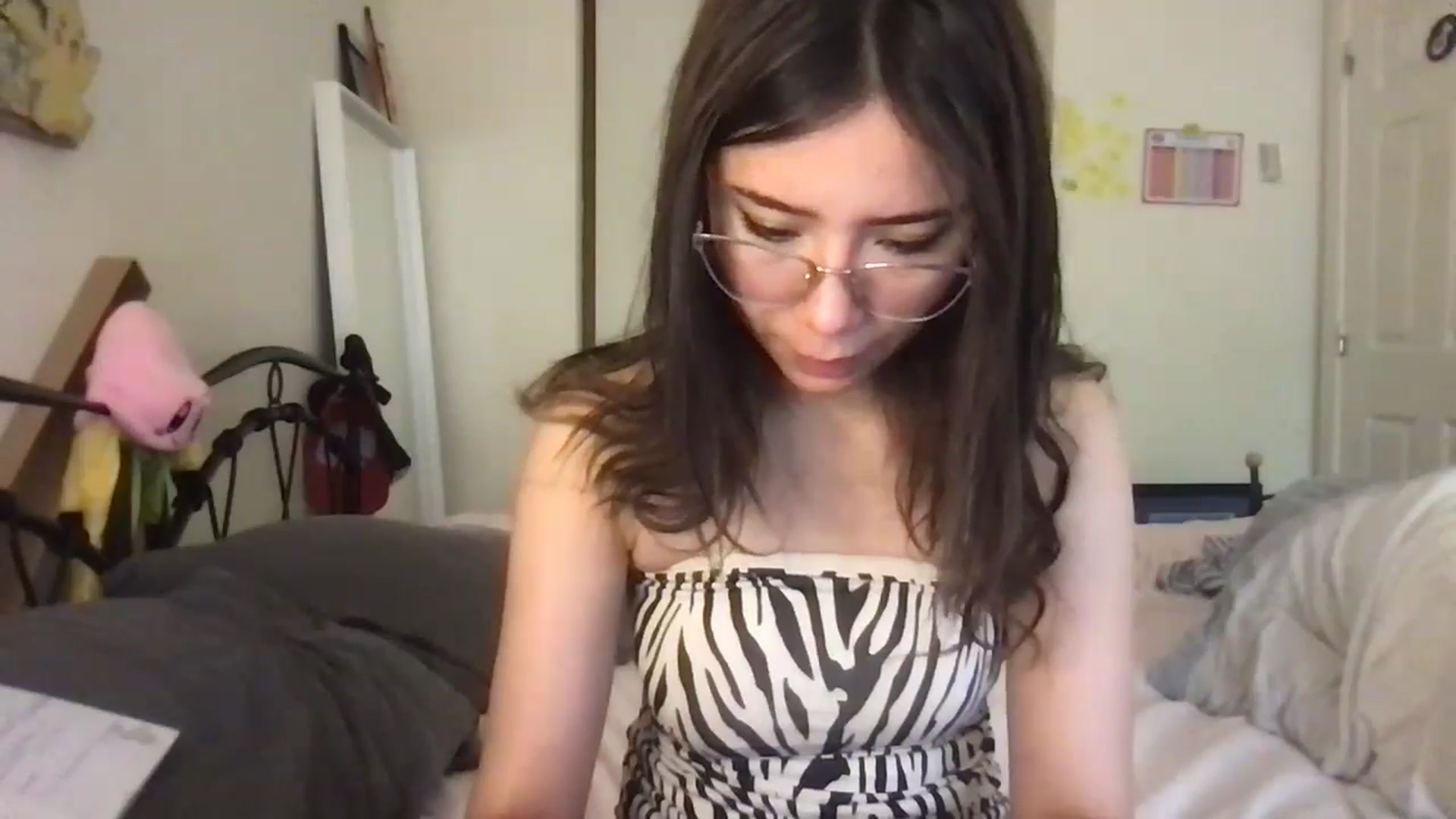 Gallery image thumbnail from Honey_Cat444's myfreecams stream on, 06/08/2024, 10:41 image 15 of 20