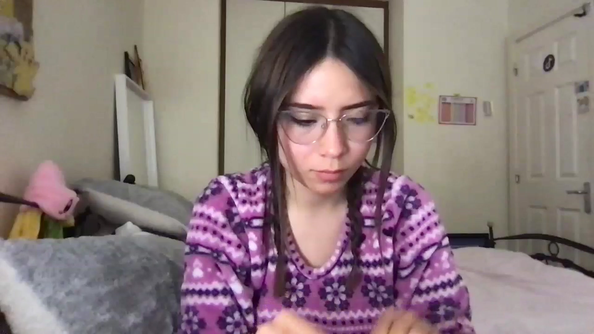 Gallery image thumbnail from Honey_Cat444's myfreecams stream on, 06/09/2024, 18:26 image 3 of 20