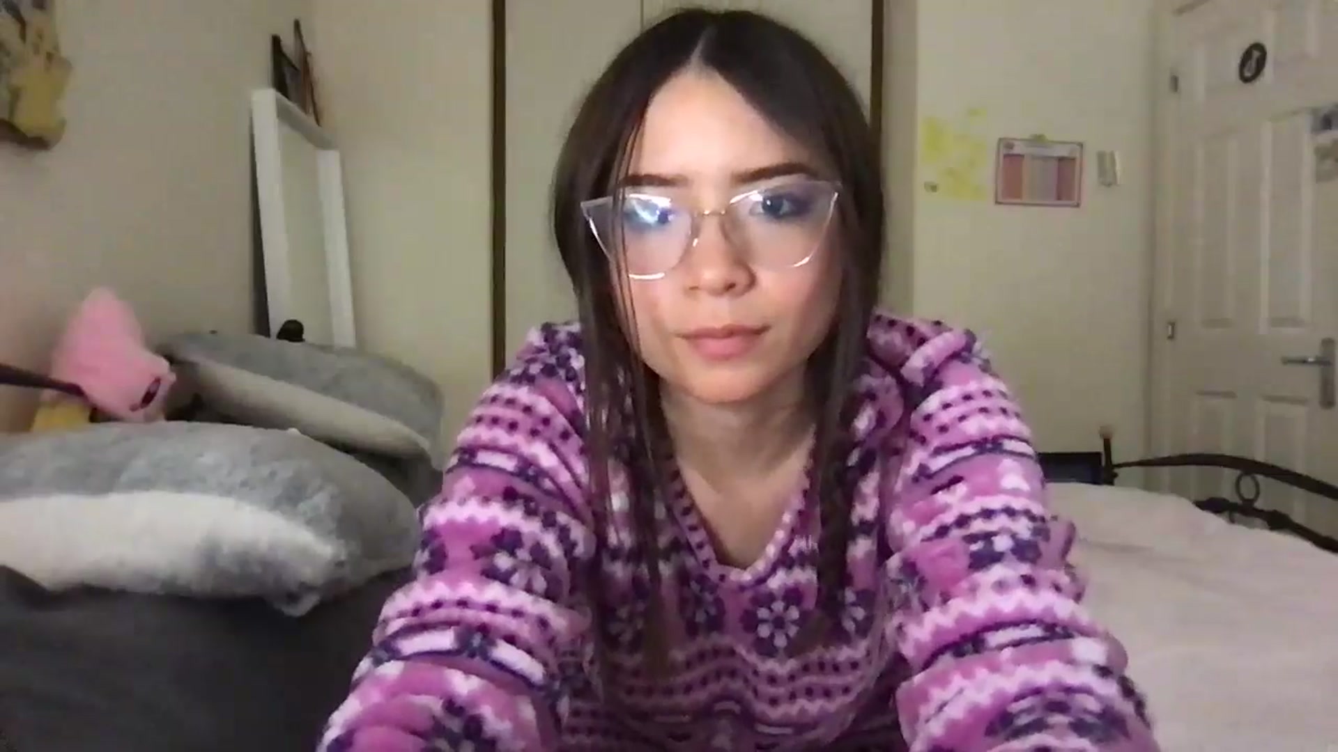 Gallery image thumbnail from Honey_Cat444's myfreecams stream on, 06/09/2024, 18:26 image 16 of 20