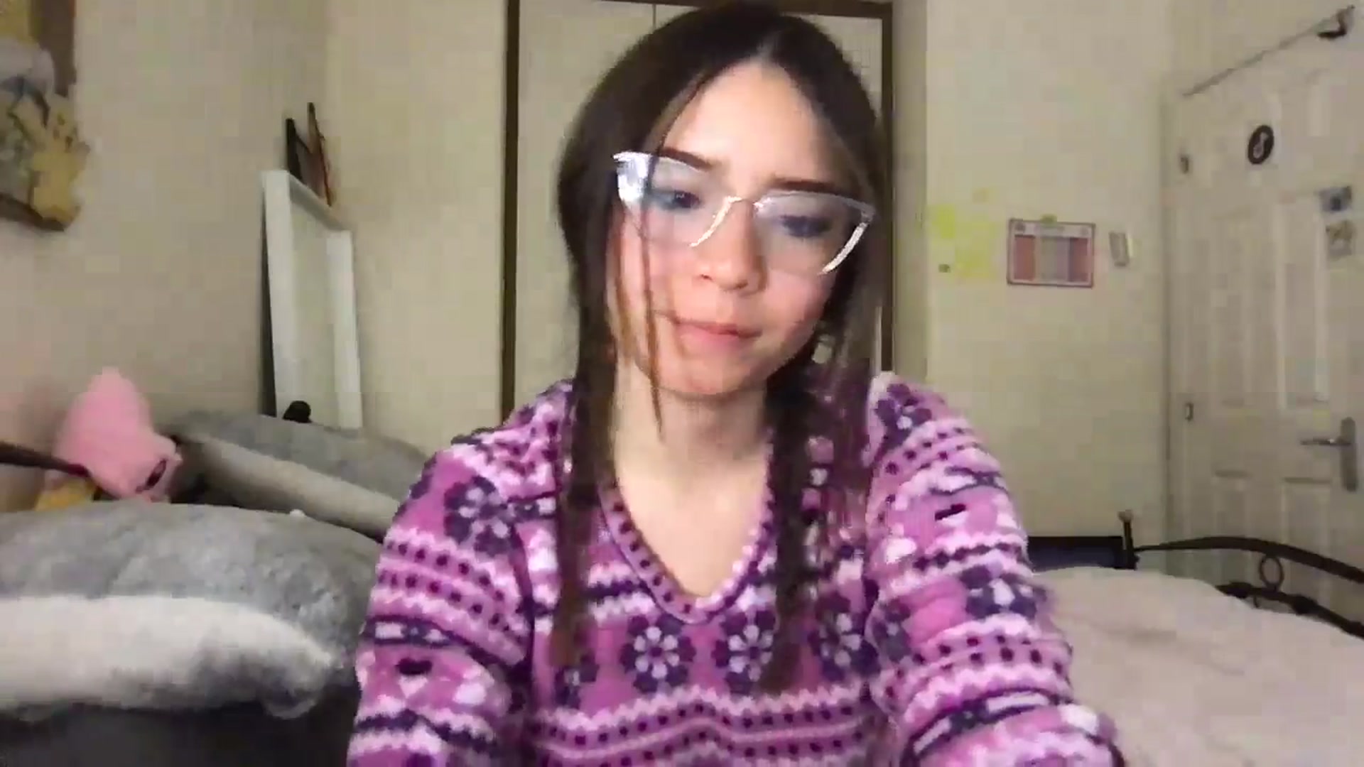 Gallery image thumbnail from Honey_Cat444's myfreecams stream on, 06/09/2024, 18:26 image 11 of 20