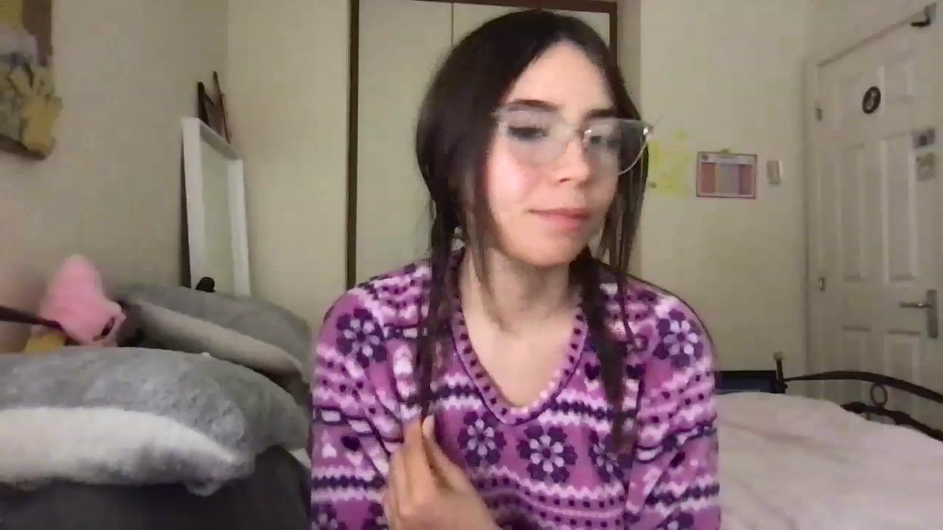 Gallery image thumbnail from Honey_Cat444's myfreecams stream on, 06/09/2024, 18:26 image 6 of 20