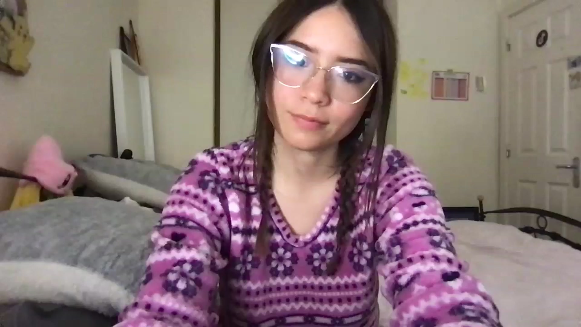 Gallery image thumbnail from Honey_Cat444's myfreecams stream on, 06/09/2024, 18:26 image 19 of 20