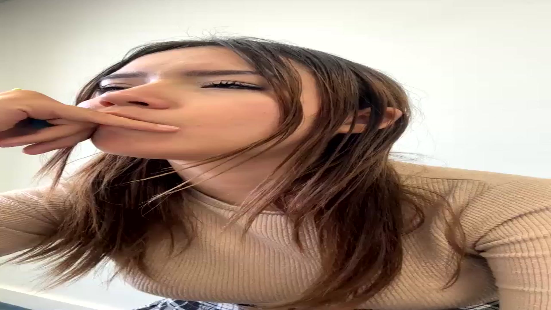 Gallery image thumbnail from Honey_Cat444's myfreecams stream on, 08/20/2024, 10:33 image 20 of 20