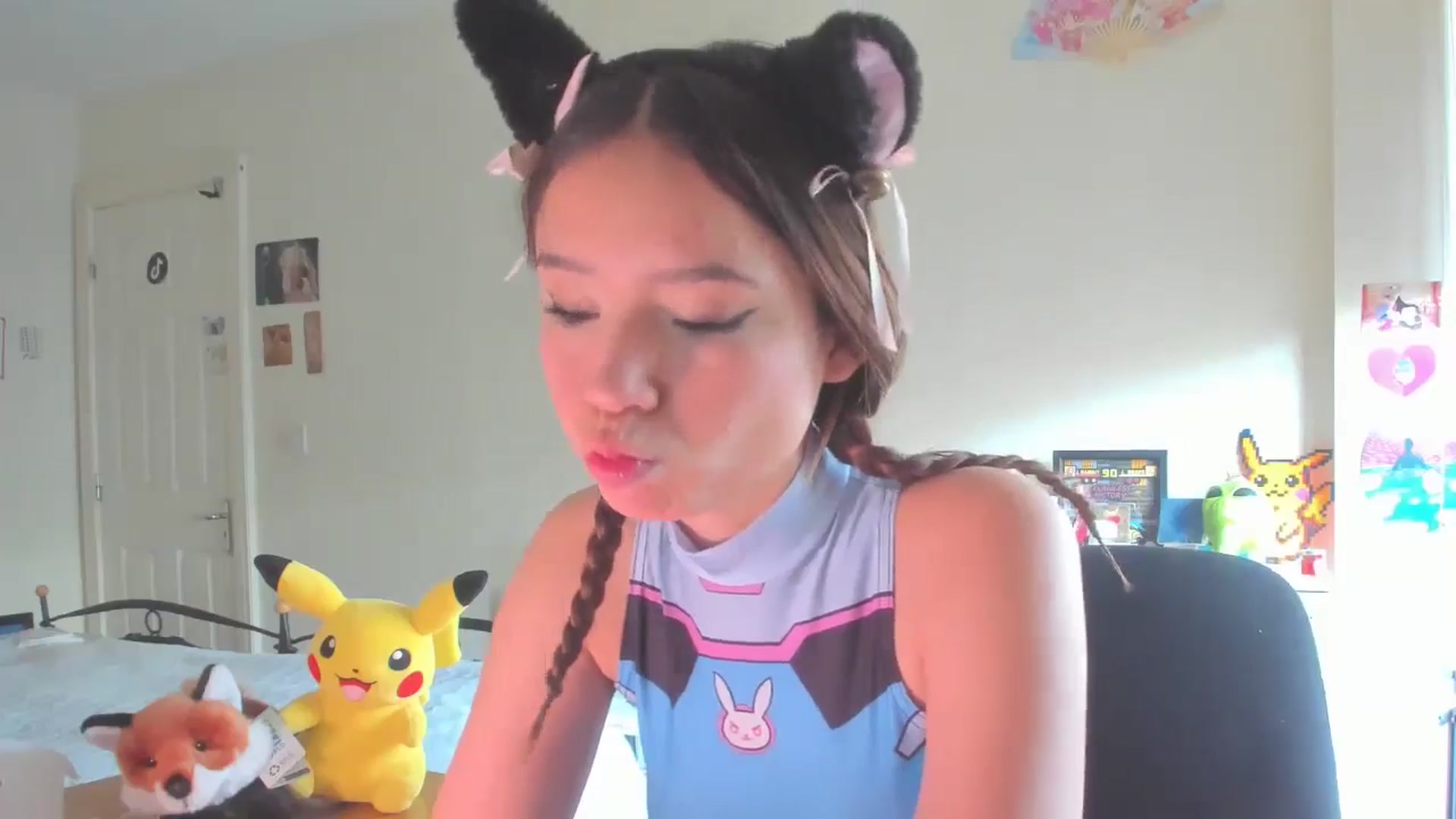 Gallery image thumbnail from Honey_Cat444's myfreecams stream on, 08/24/2024, 10:27 image 6 of 20