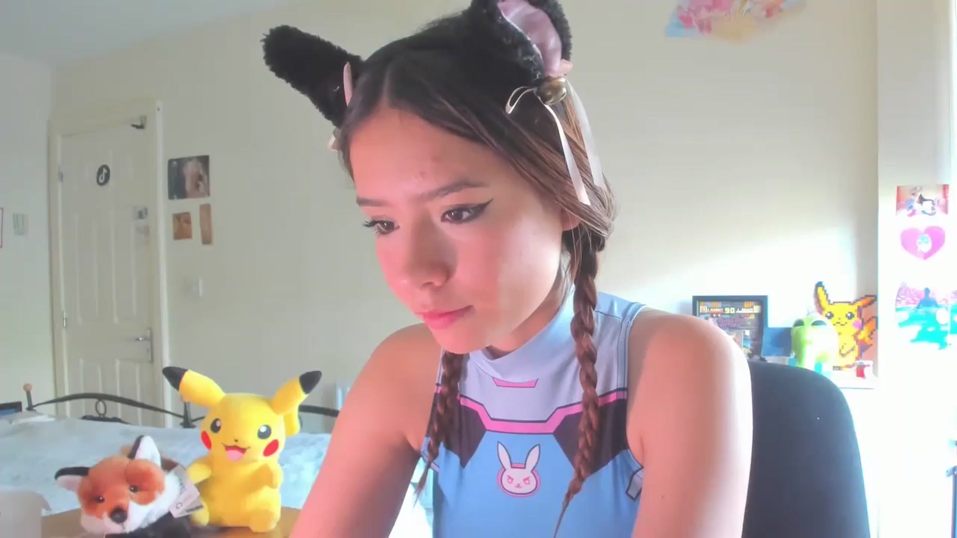 Gallery image thumbnail from Honey_Cat444's myfreecams stream on, 08/24/2024, 10:27 image 11 of 20