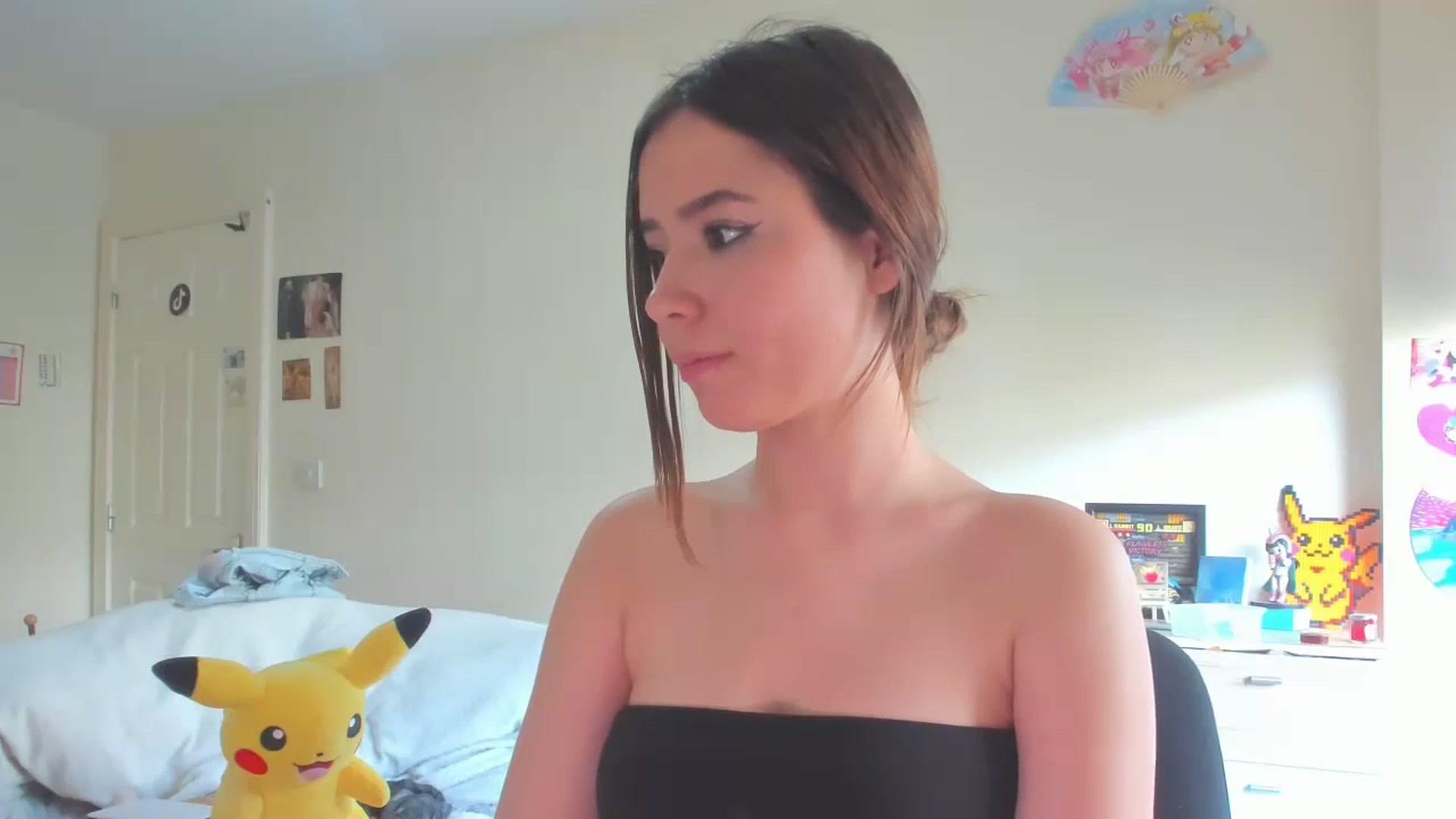 Gallery image thumbnail from Honey_Cat444's myfreecams stream on, 08/28/2024, 13:38 image 11 of 20