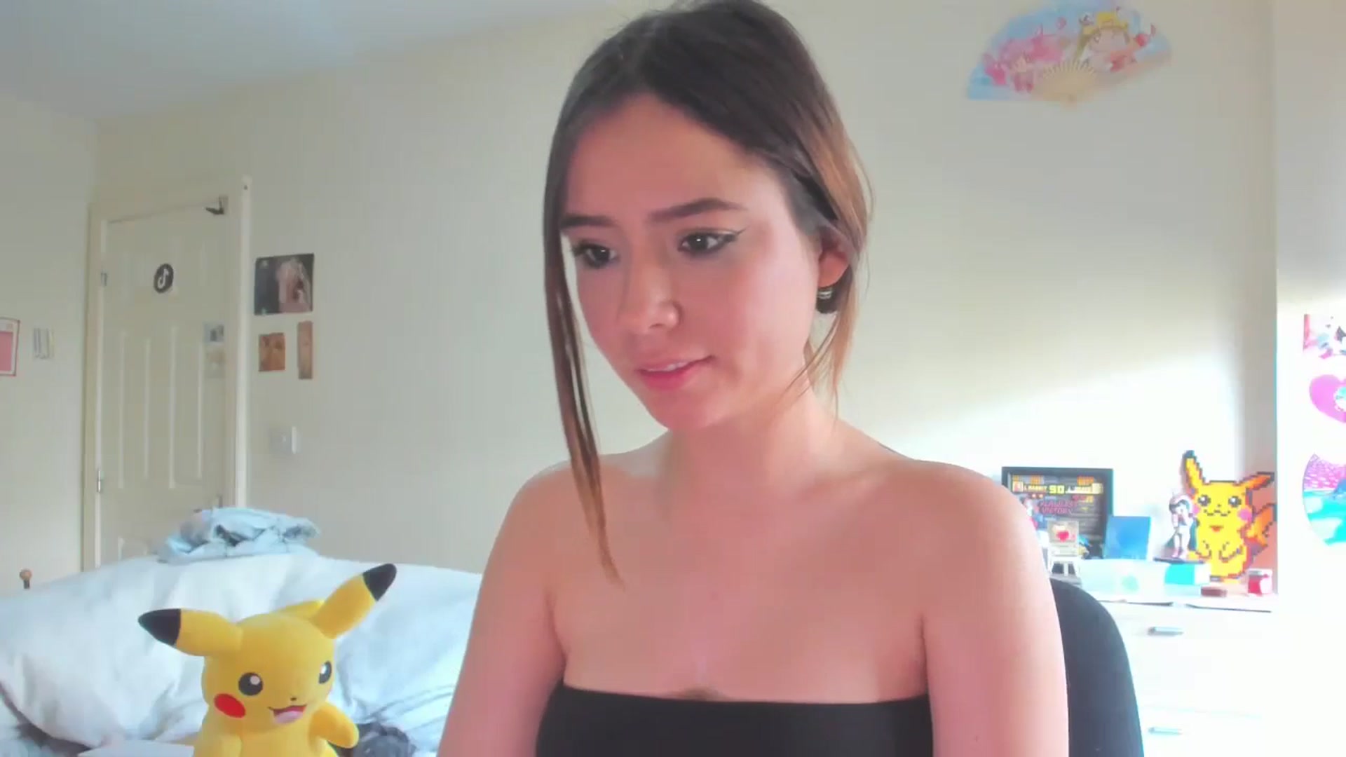 Gallery image thumbnail from Honey_Cat444's myfreecams stream on, 08/28/2024, 13:38 image 13 of 20
