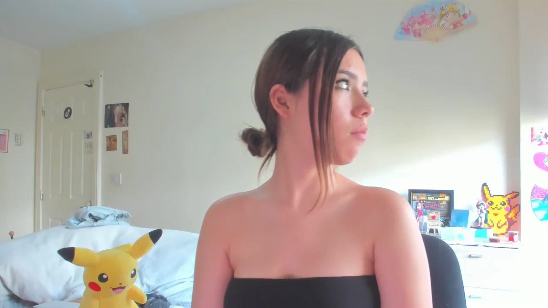 Gallery image thumbnail from Honey_Cat444's myfreecams stream on, 08/28/2024, 13:38 image 18 of 20