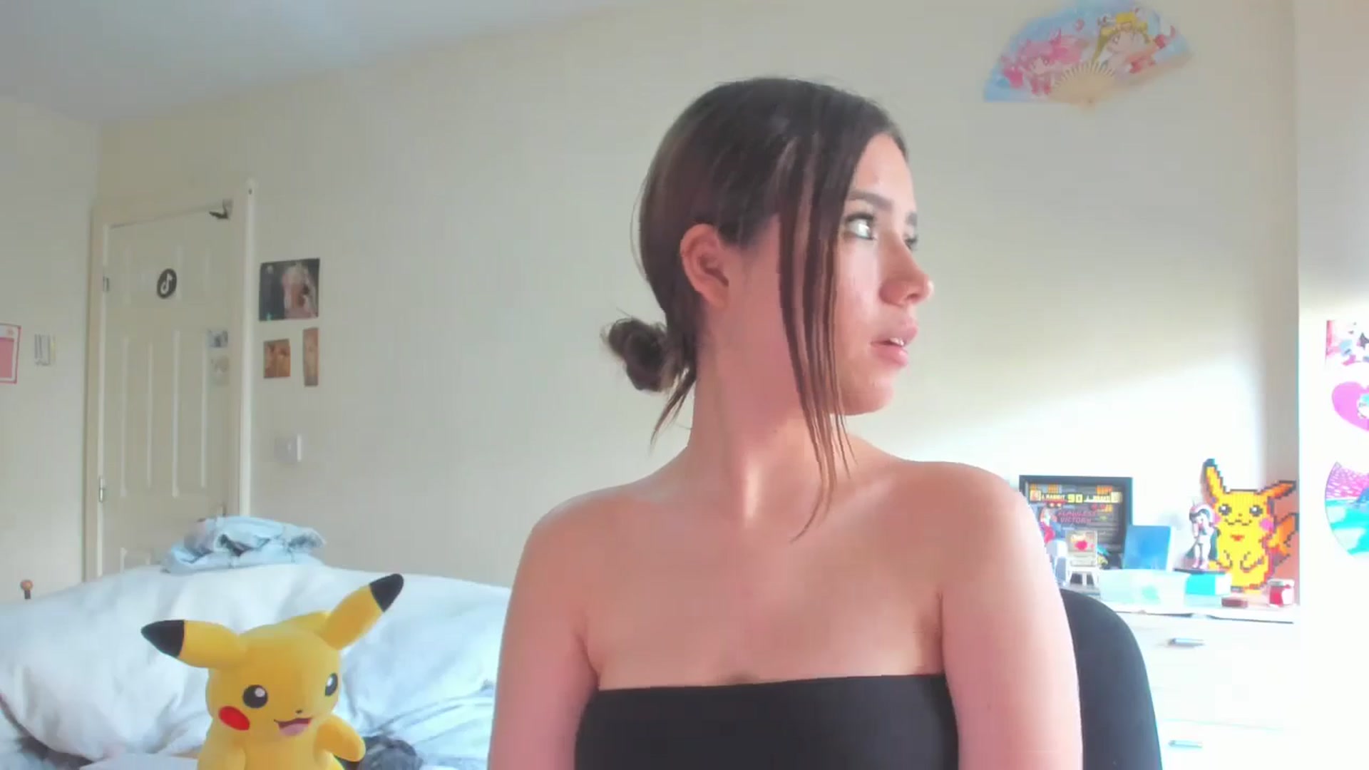 Gallery image thumbnail from Honey_Cat444's myfreecams stream on, 08/28/2024, 13:38 image 15 of 20