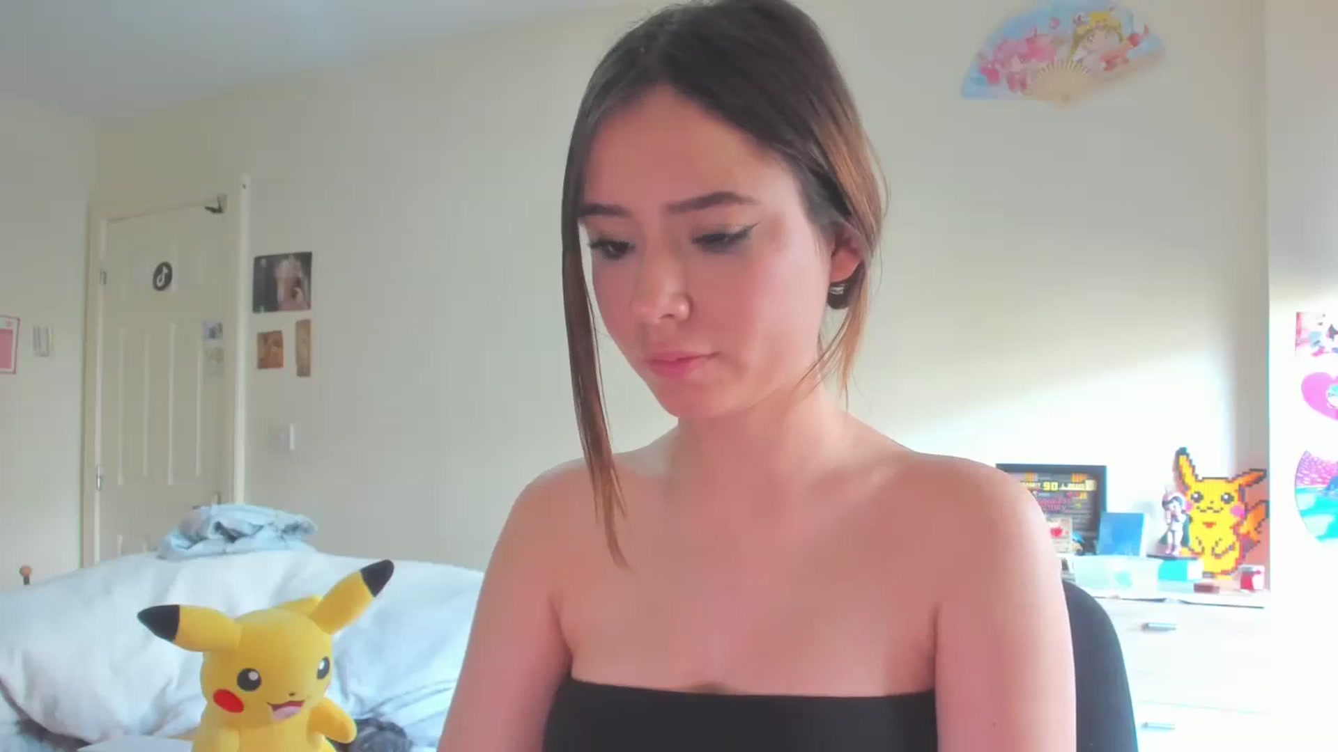 Gallery image thumbnail from Honey_Cat444's myfreecams stream on, 08/28/2024, 13:38 image 14 of 20