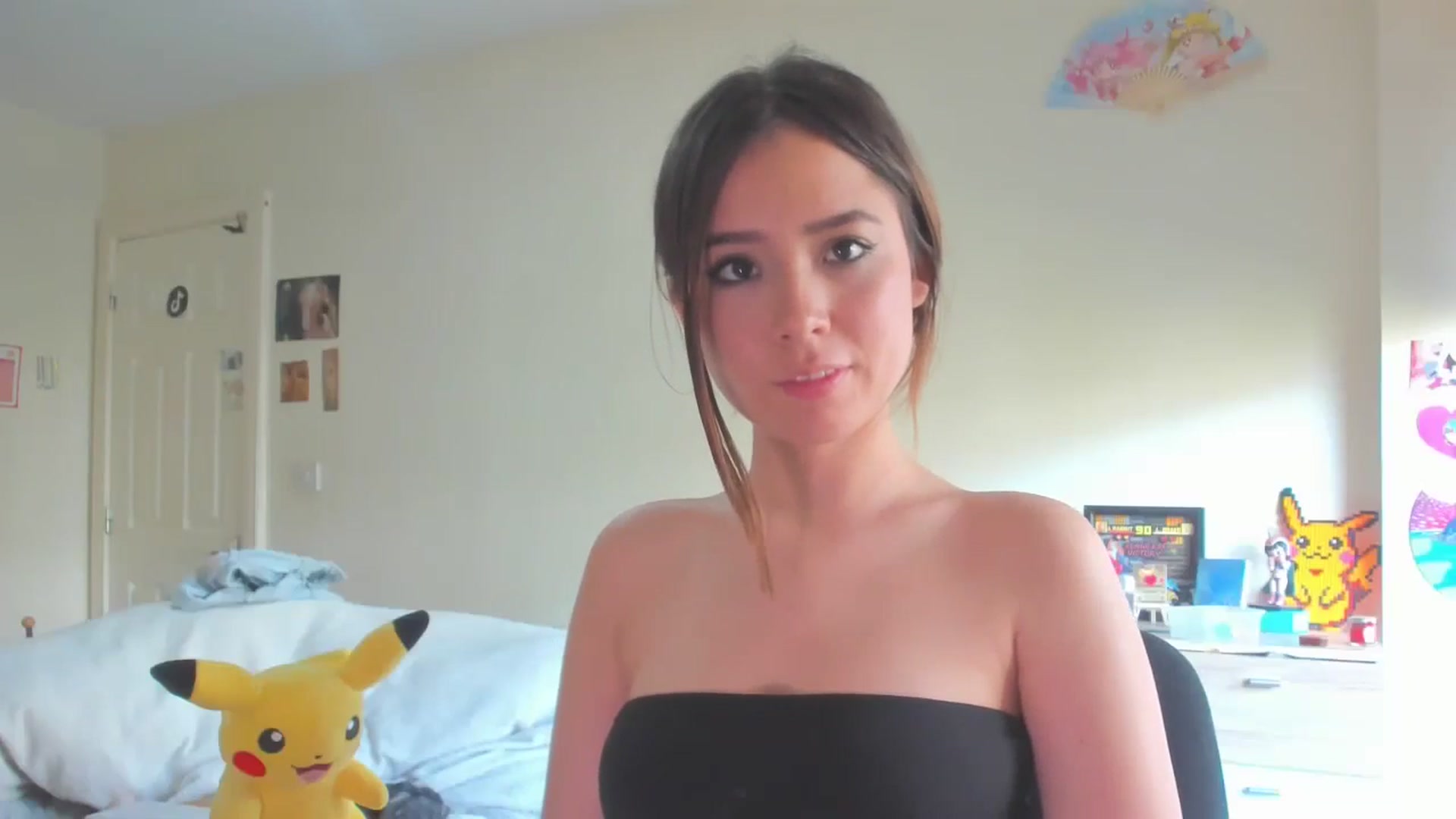 Gallery image thumbnail from Honey_Cat444's myfreecams stream on, 08/28/2024, 13:38 image 12 of 20