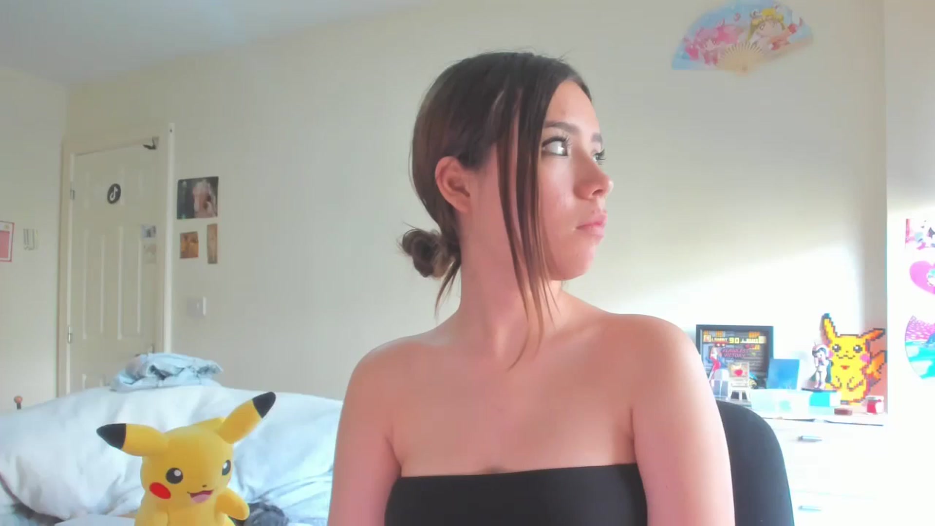 Gallery image thumbnail from Honey_Cat444's myfreecams stream on, 08/28/2024, 13:38 image 17 of 20