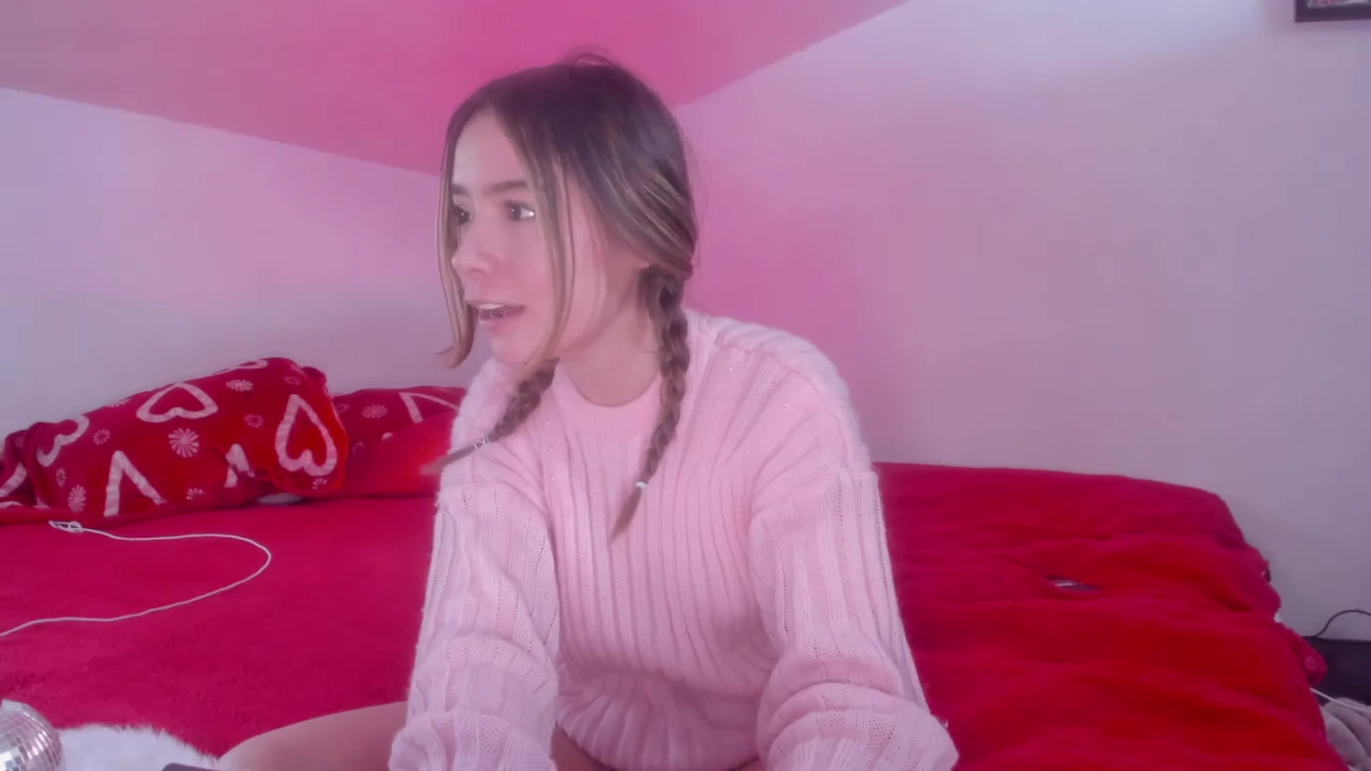 Gallery image thumbnail from Honey_Cat444's myfreecams stream on, 03/23/2025, 12:01 image 11 of 20