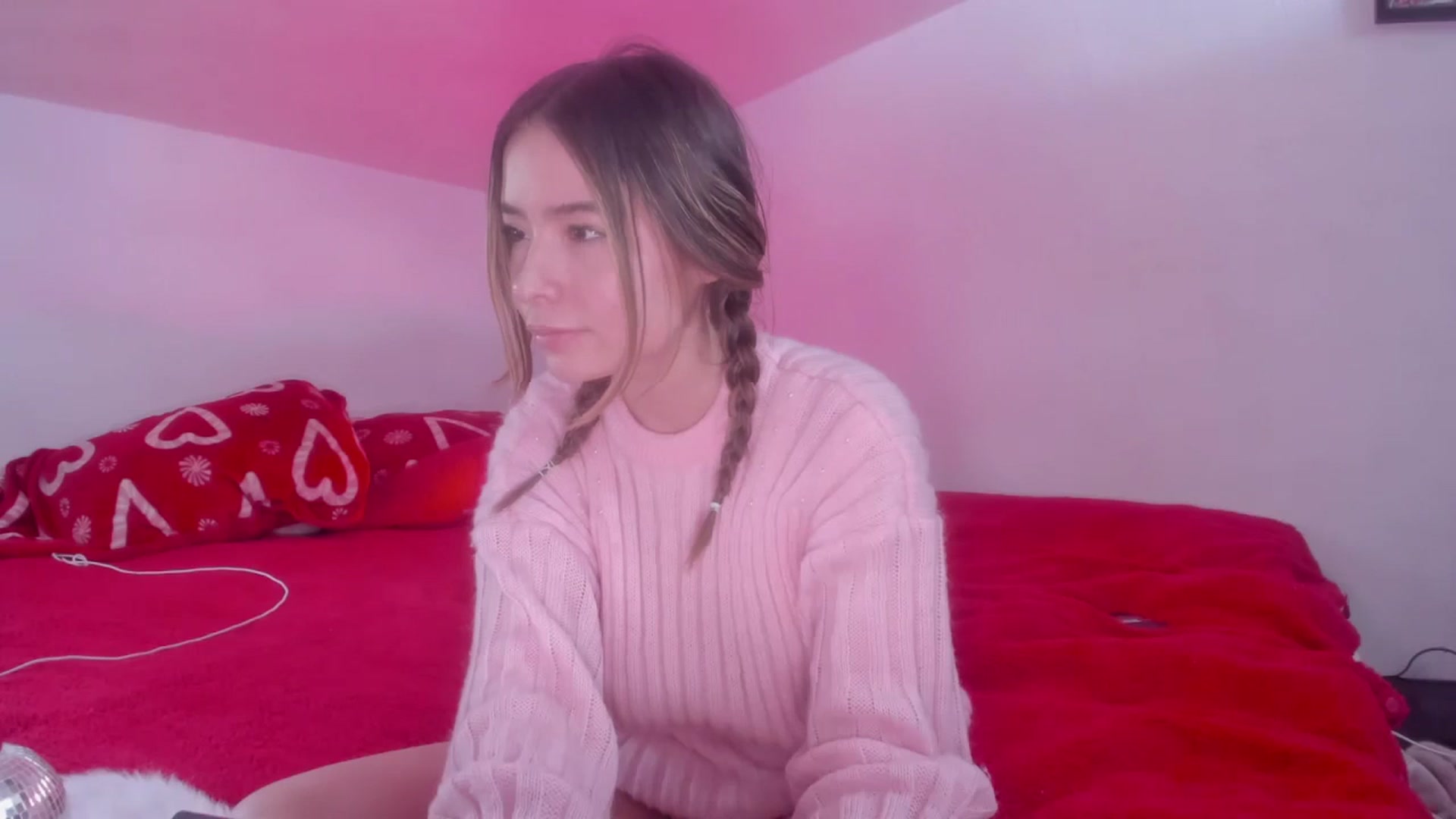 Gallery image thumbnail from Honey_Cat444's myfreecams stream on, 03/23/2025, 12:01 image 10 of 20