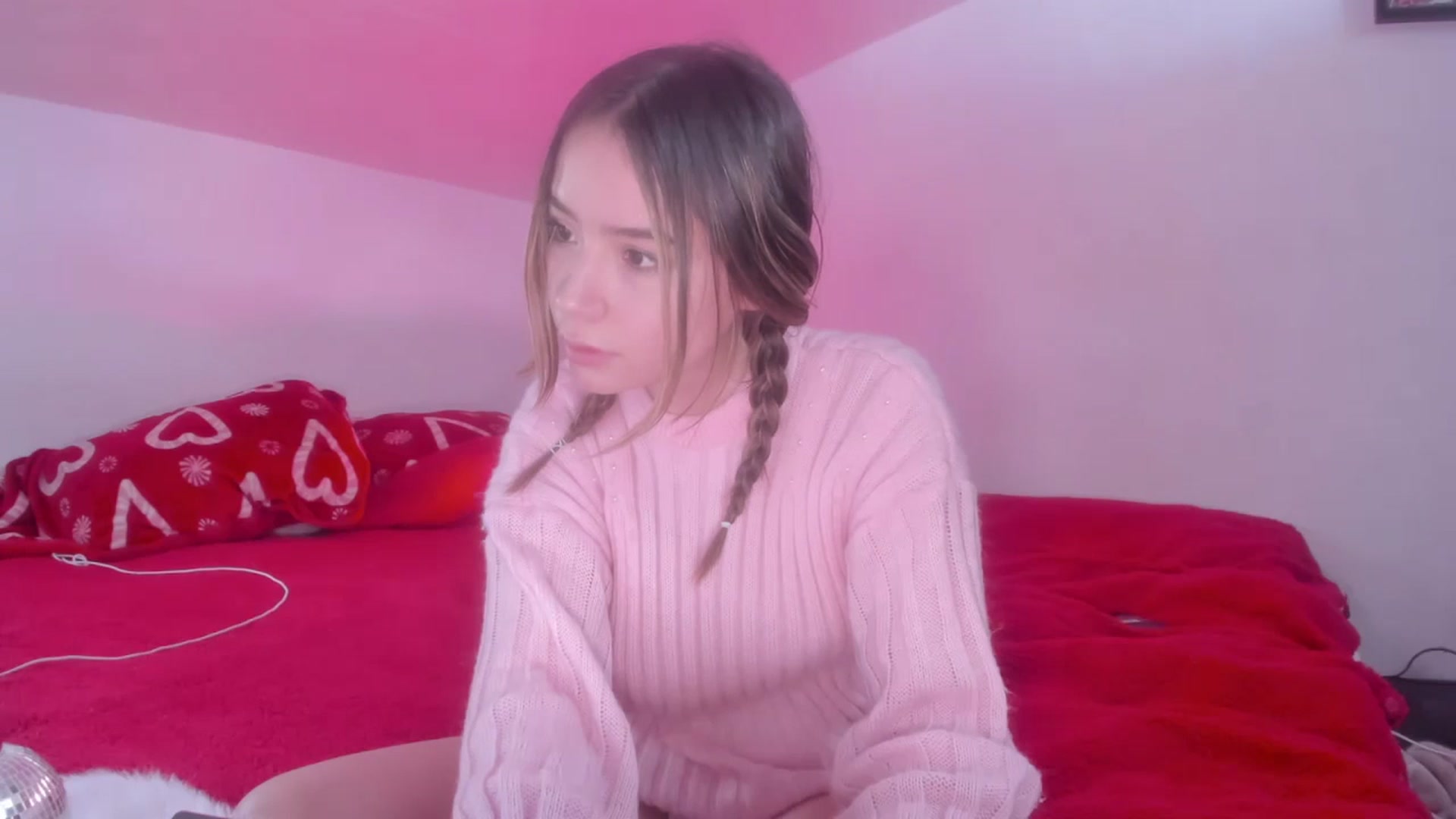 Gallery image thumbnail from Honey_Cat444's myfreecams stream on, 03/23/2025, 12:01 image 7 of 20