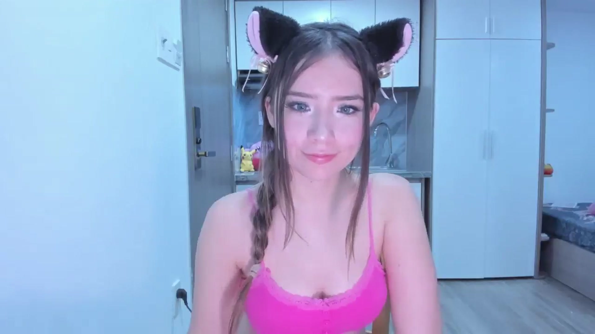 Gallery image thumbnail from Honey_Cat444's myfreecams stream on, 04/06/2026, 13:49 image 20 of 20