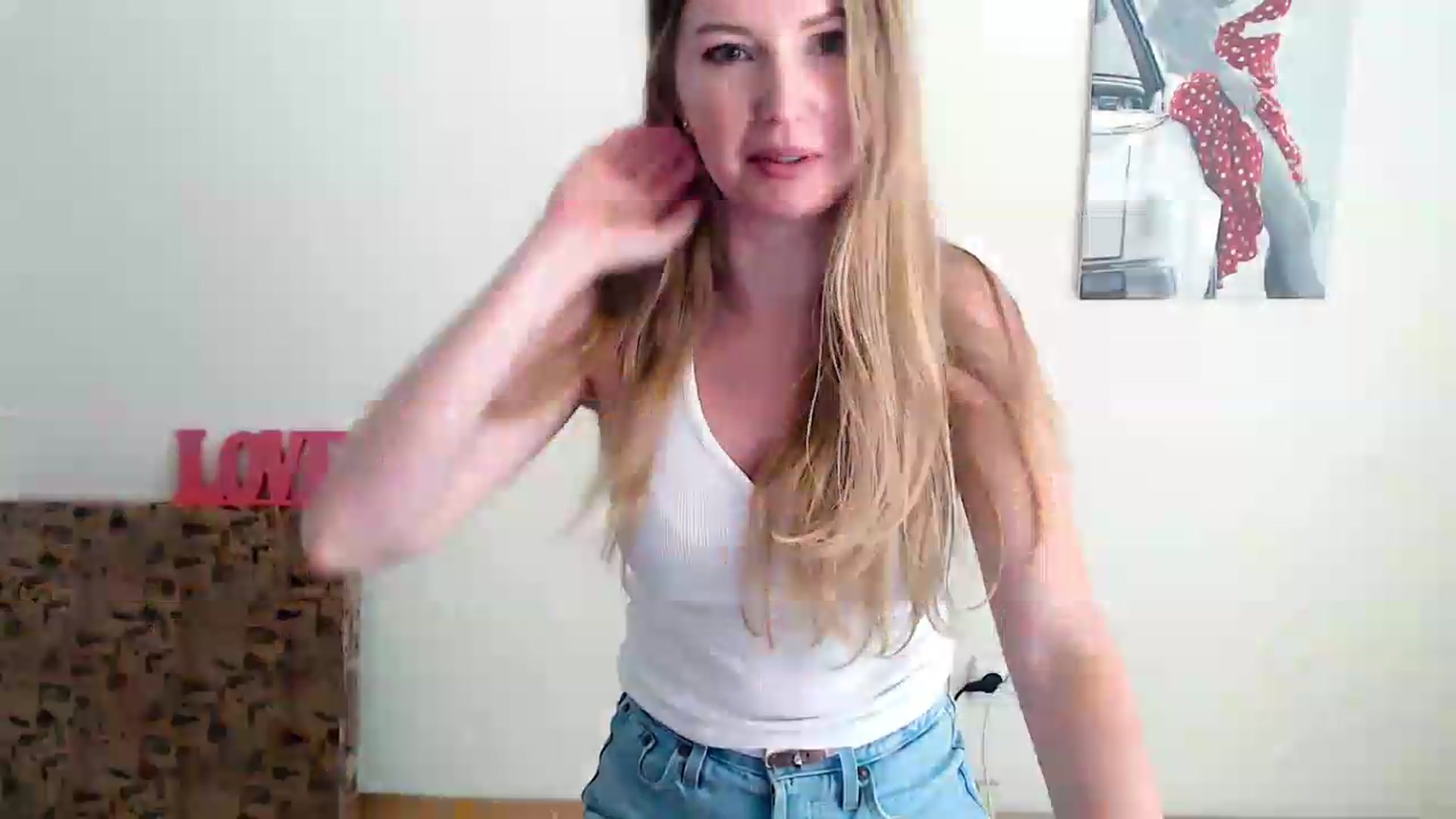 Gallery image thumbnail from Honey_Lilly_'s myfreecams stream on, 09/05/2026, 09:26 image 3 of 20