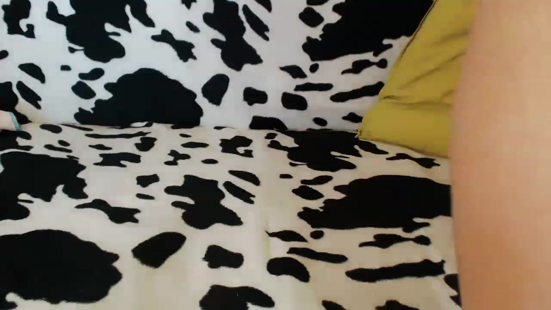 Gallery image thumbnail from Honey_Lolo's myfreecams stream on, 05/31/2023, 06:52 image 15 of 20