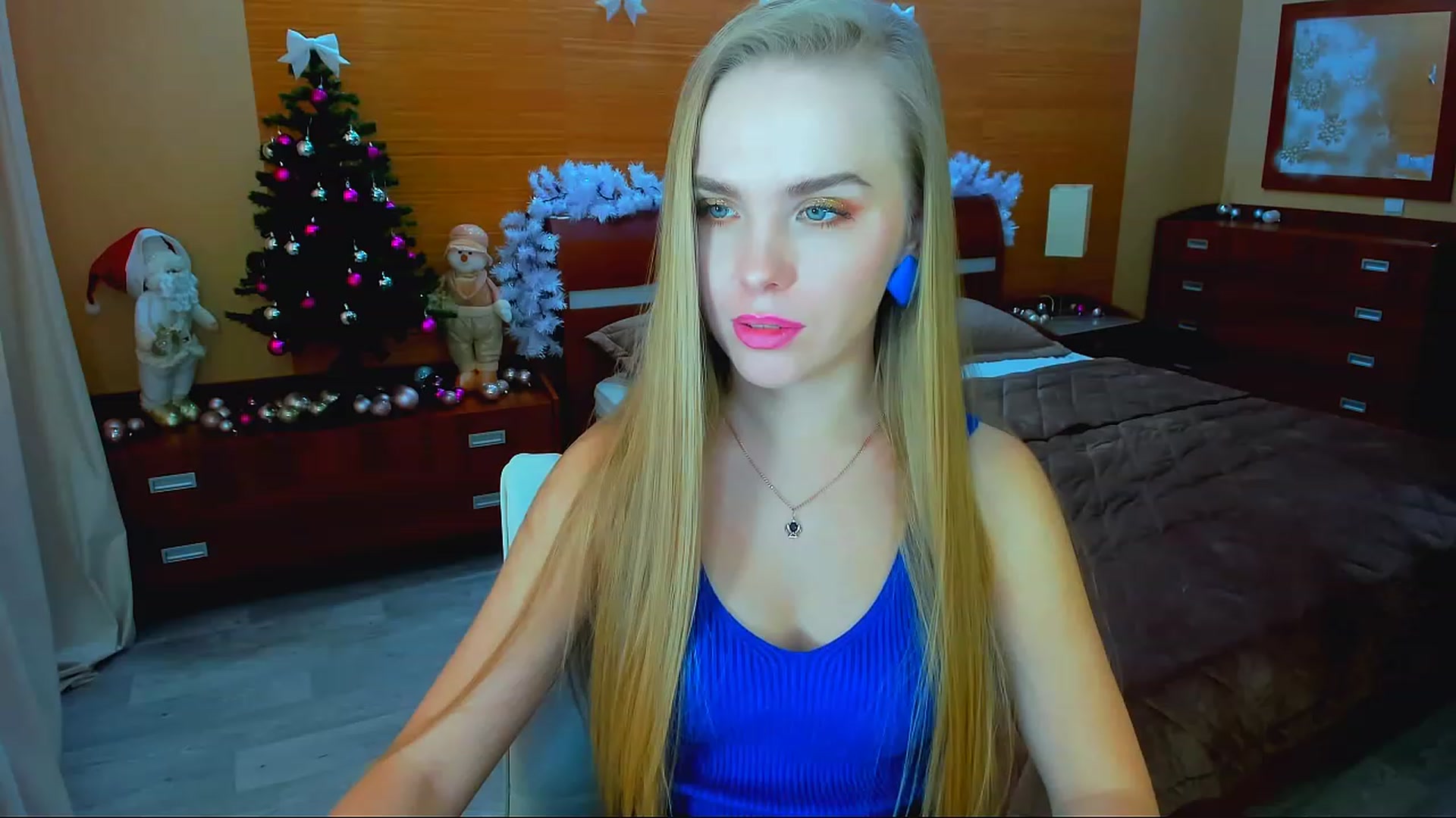 Gallery image thumbnail from Honey_Lucky's myfreecams stream on, 12/25/2022, 11:01 image 15 of 20