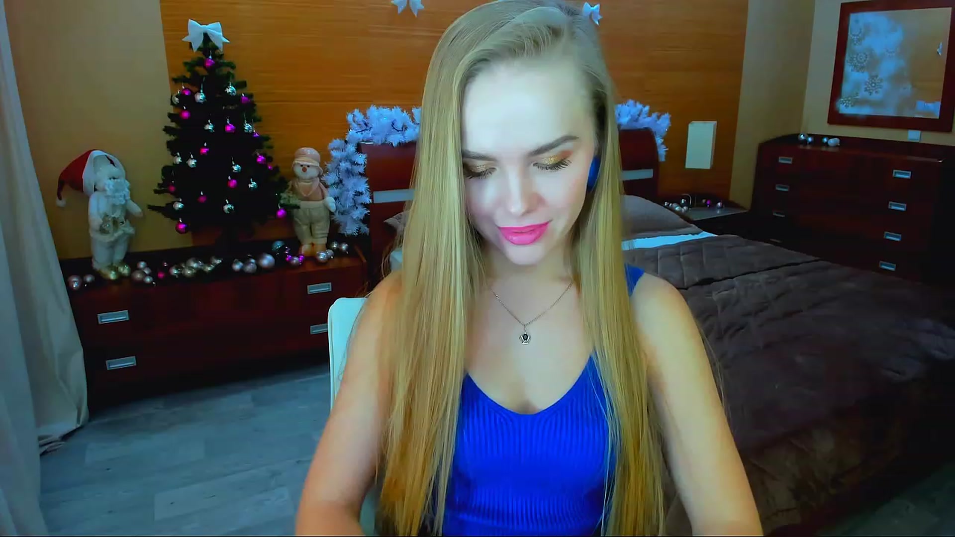 Gallery image thumbnail from Honey_Lucky's myfreecams stream on, 12/25/2022, 11:01 image 7 of 20