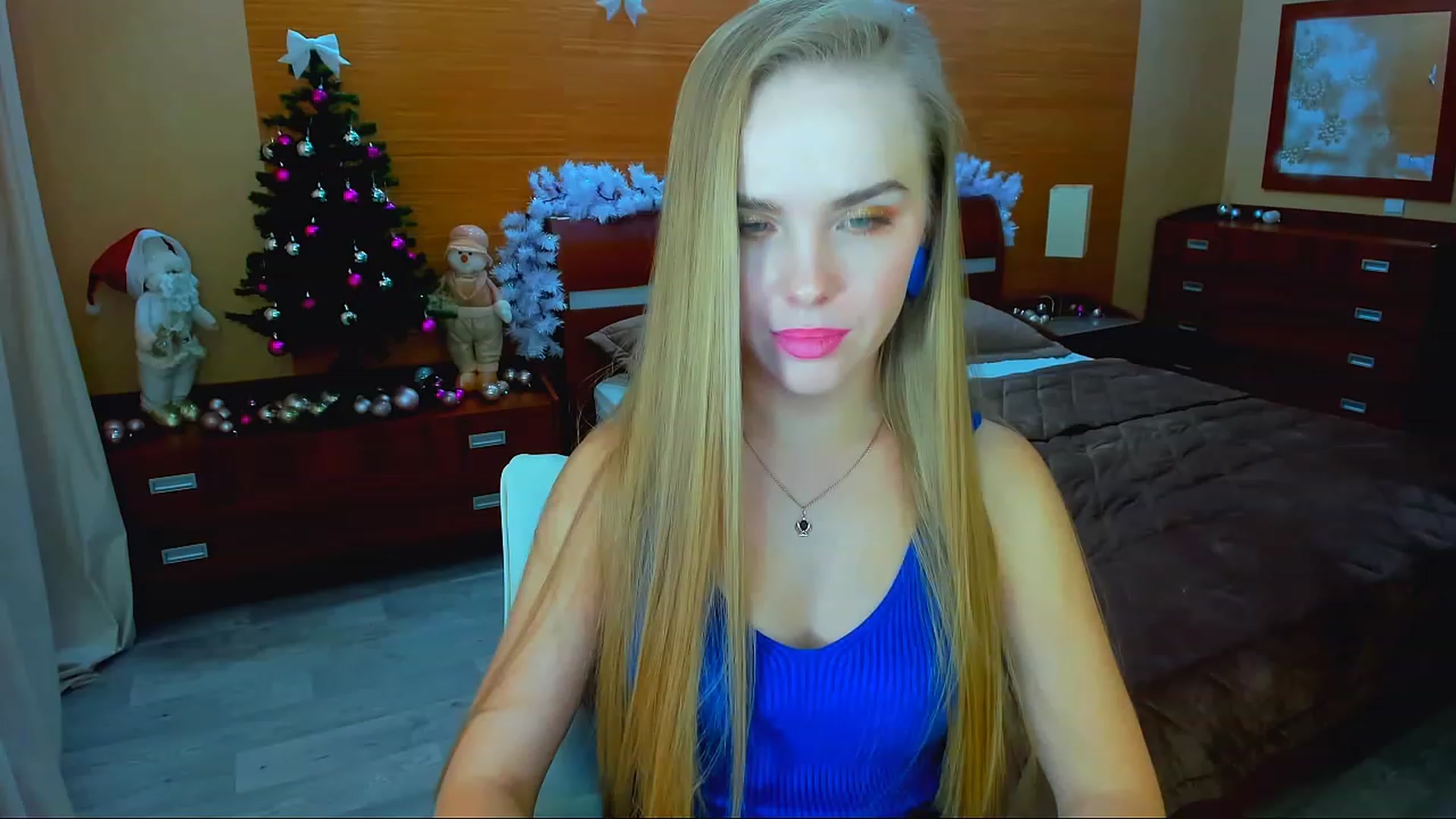 Gallery image thumbnail from Honey_Lucky's myfreecams stream on, 12/25/2022, 11:01 image 14 of 20