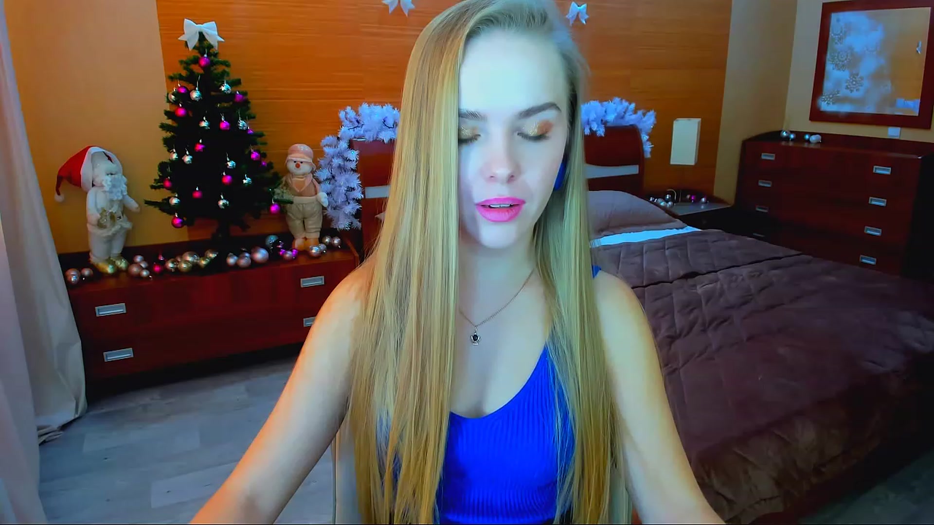 Gallery image thumbnail from Honey_Lucky's myfreecams stream on, 12/25/2022, 11:01 image 19 of 20