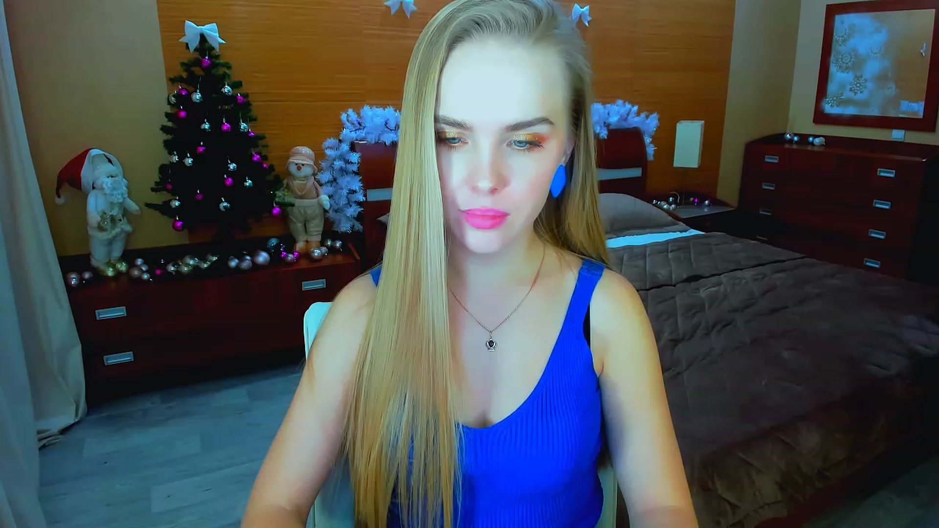 Gallery image thumbnail from Honey_Lucky's myfreecams stream on, 12/25/2022, 12:32 image 7 of 20