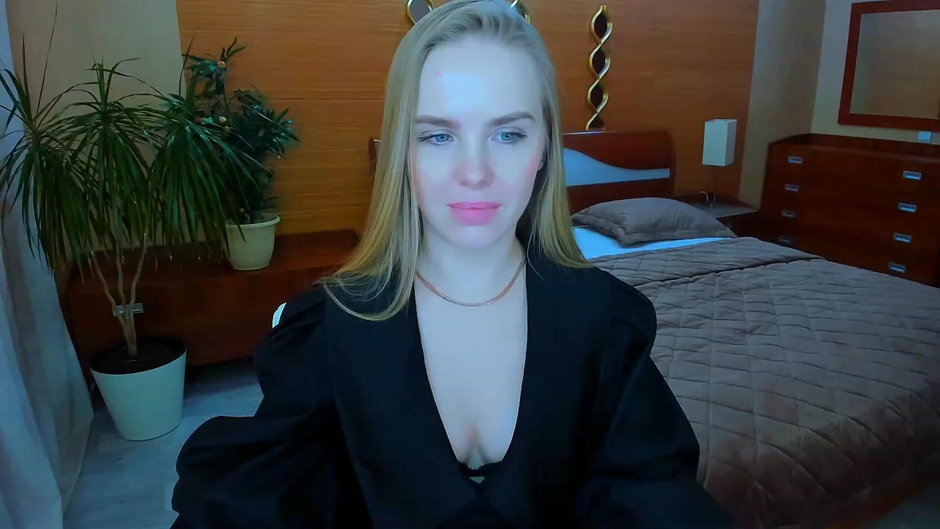 Gallery image thumbnail from Honey_Lucky's myfreecams stream on, 02/02/2023, 11:41 image 11 of 20