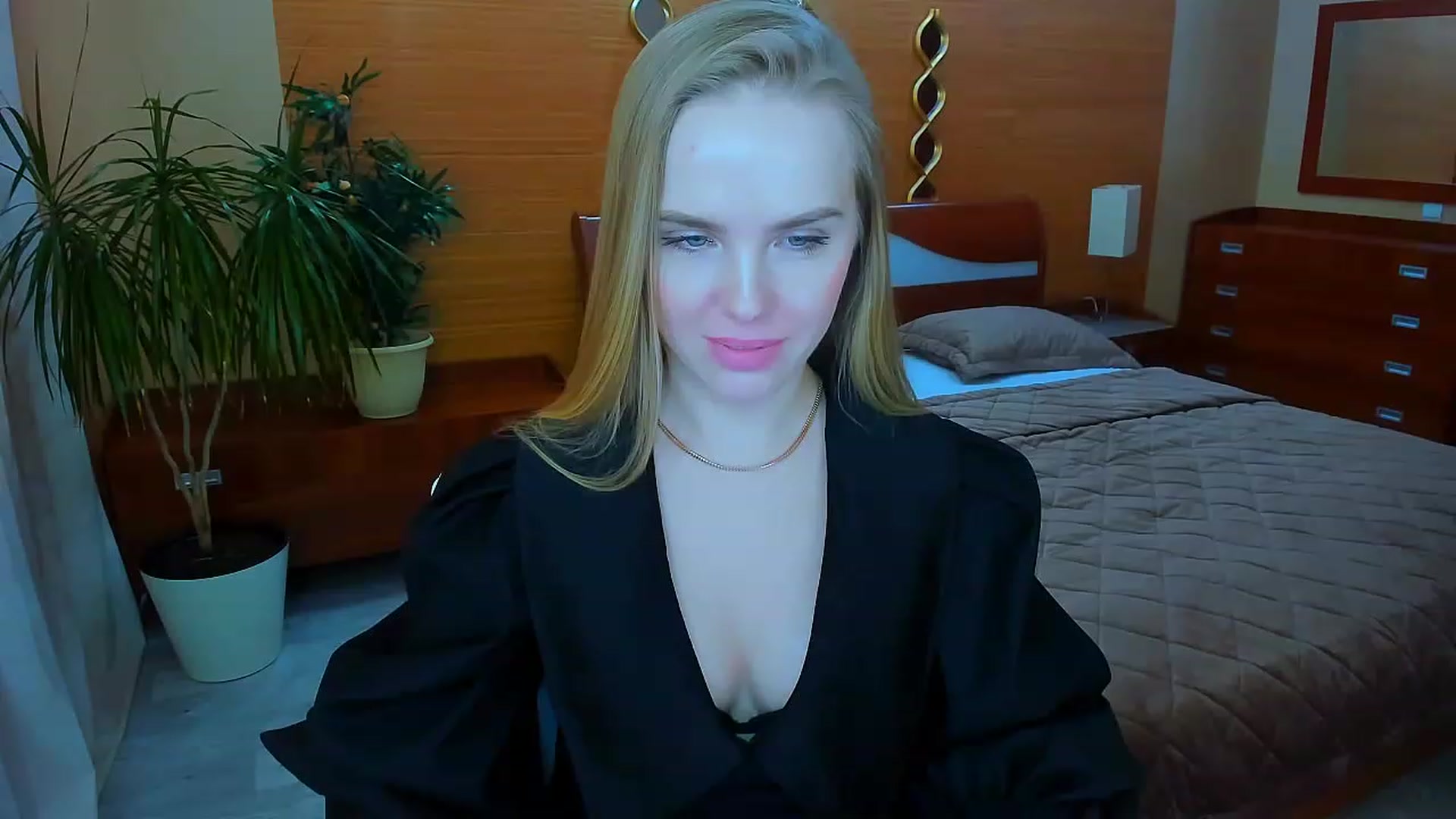 Gallery image thumbnail from Honey_Lucky's myfreecams stream on, 02/02/2023, 11:41 image 10 of 20