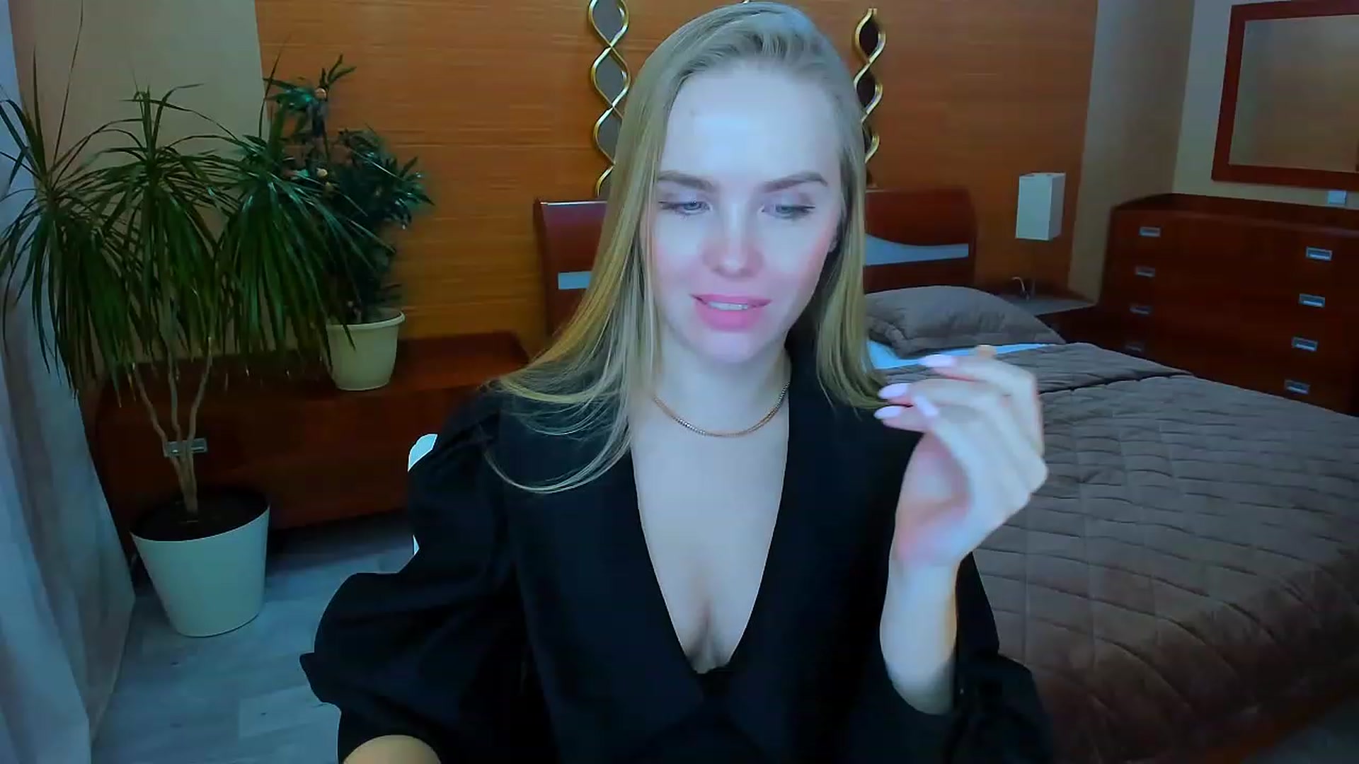 Gallery image thumbnail from Honey_Lucky's myfreecams stream on, 02/02/2023, 11:41 image 18 of 20