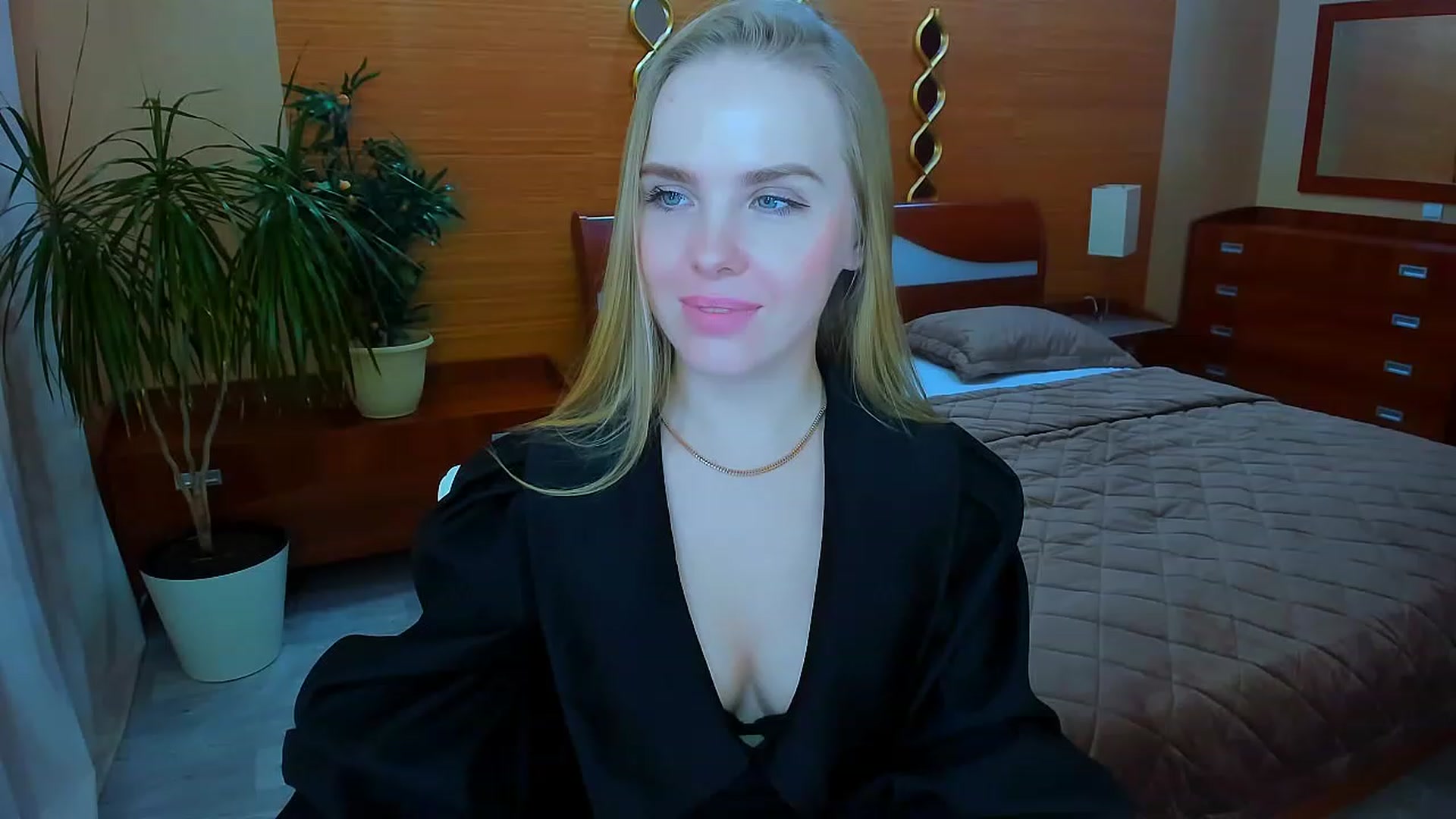 Gallery image thumbnail from Honey_Lucky's myfreecams stream on, 02/02/2023, 11:41 image 16 of 20